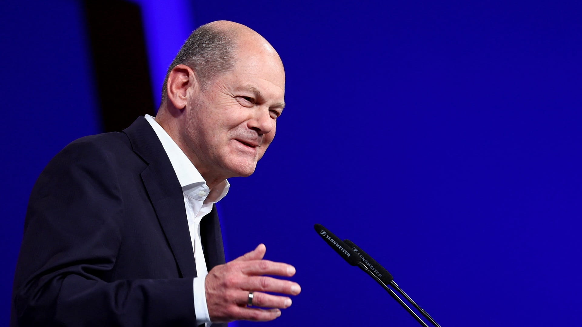 Image for the title: Germany's Scholz calls for bigger European Union 