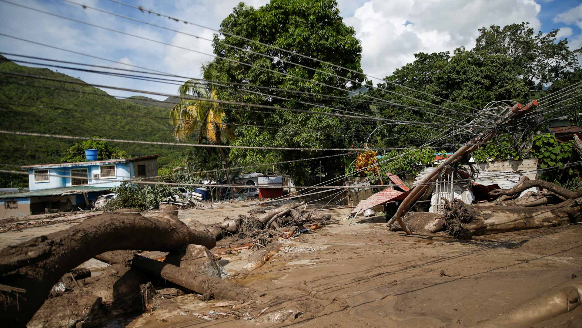 صورة بعنوان: مقتل 3 أشخاص على الأقل في فيضانات جديدة تجتاح فنزويلا 