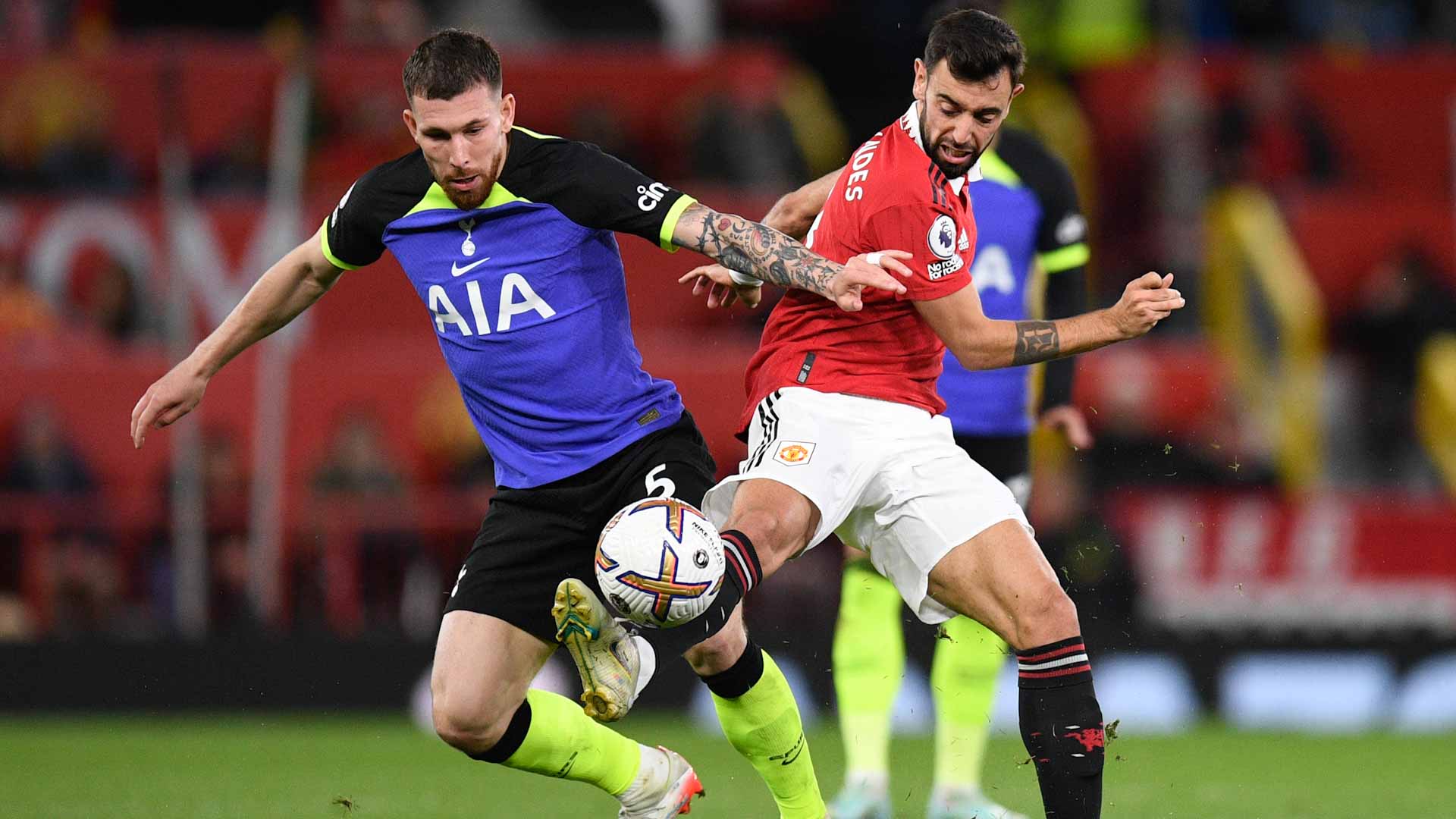 صورة بعنوان: مانشستر يونايتد يتخطى عقبة توتنهام بالدوري الإنجليزي الممتاز  