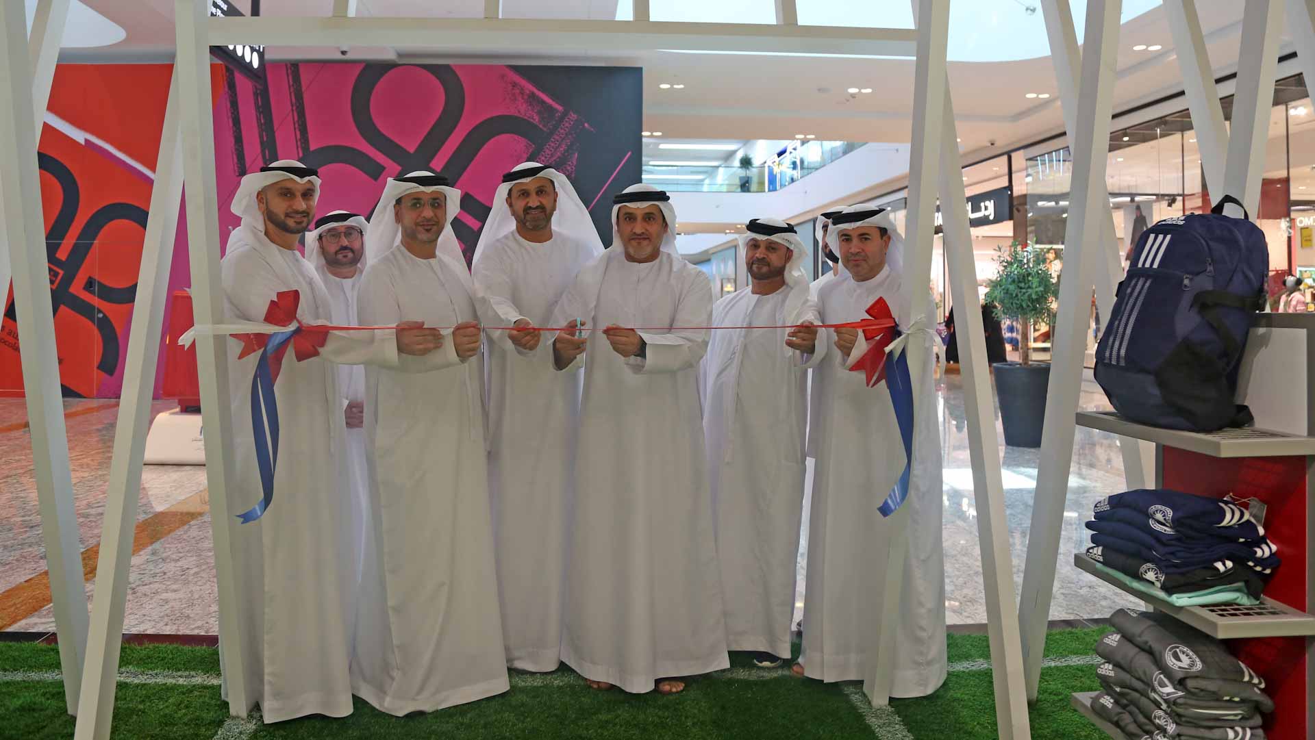 صورة بعنوان: نادي الشارقة يفتتح "متجر الشرجاوي" بسيتي سنتر الزاهية 