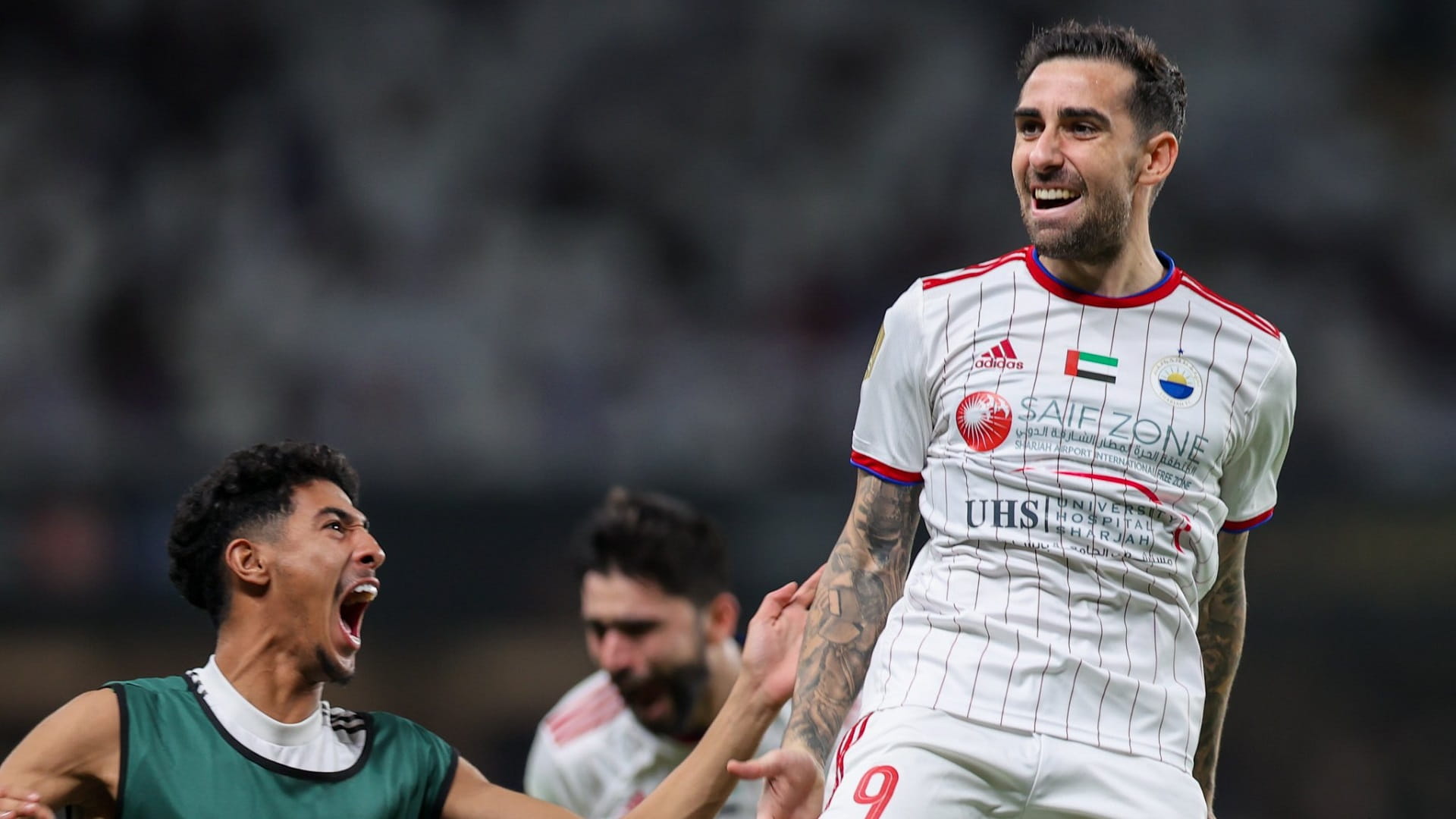 صورة بعنوان: الكاسير: سعادتي لا توصف بأول ألقابي مع الشارقة 