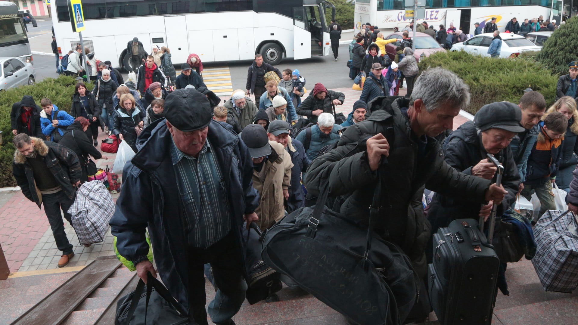 صورة بعنوان: السلطات الروسية تطلب من المدنيين مغادرة خيرسون فوراً 