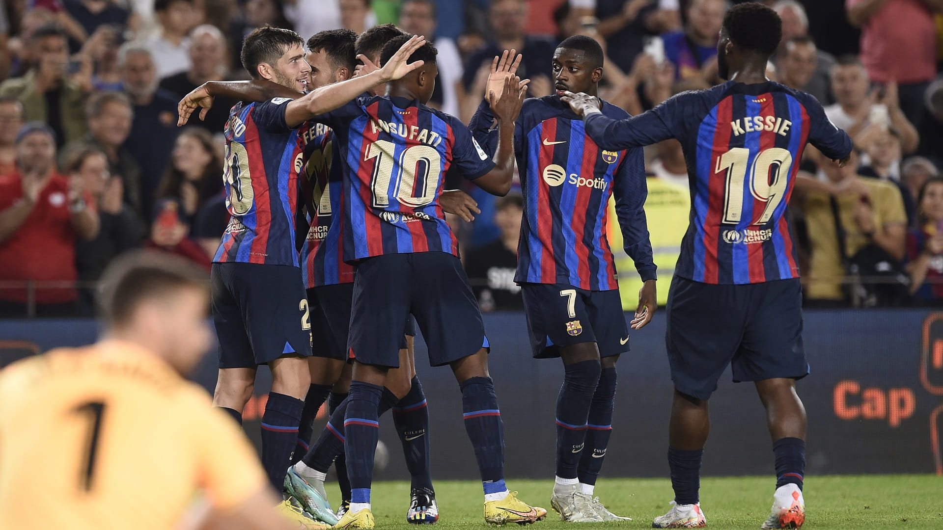 صورة بعنوان: برشلونة يمزق شباك بلباو في الدوري الإسباني لكرة القدم 