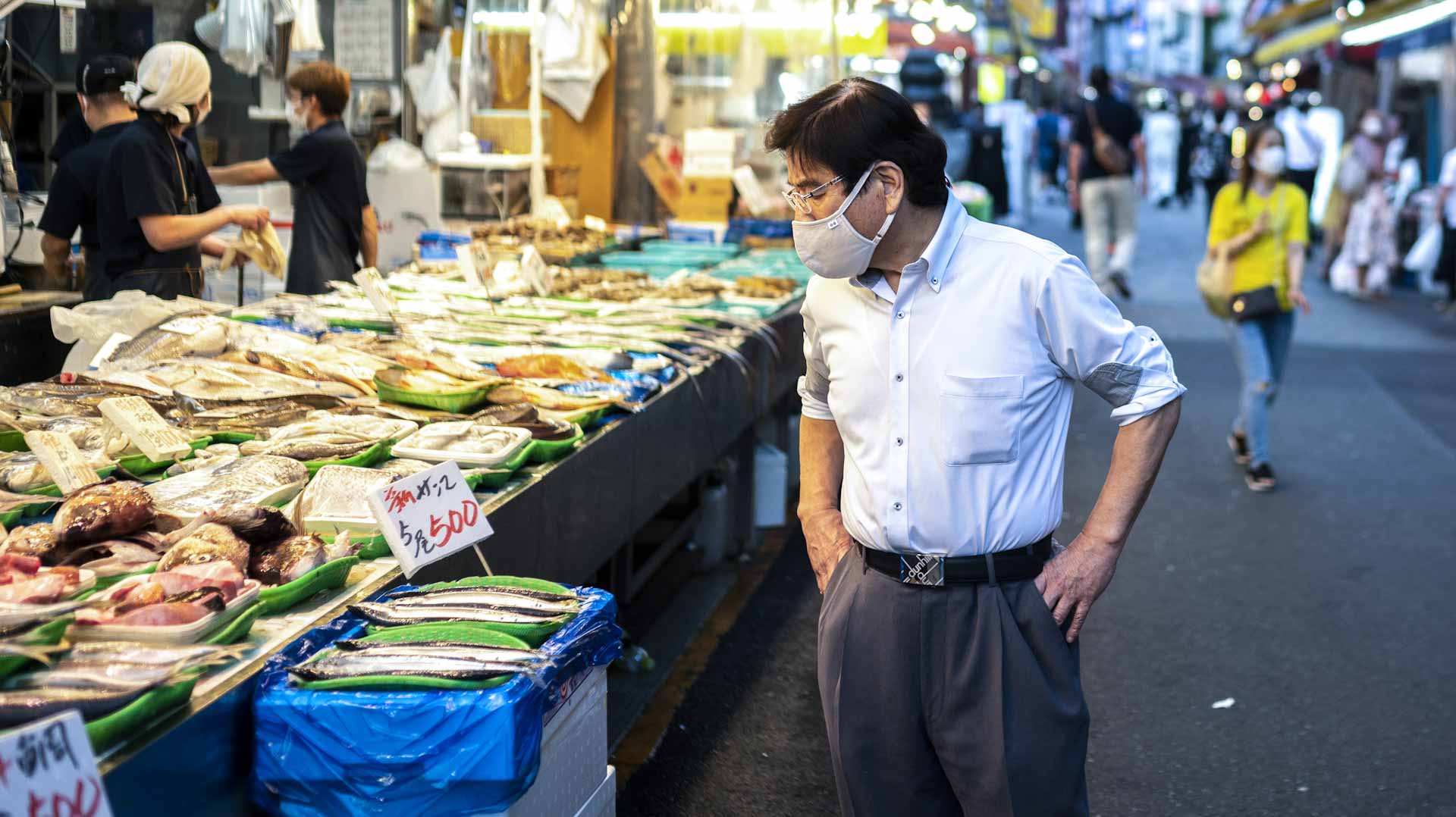 صورة بعنوان: اليابان تعد حزمة اقتصادية بـ 26 تريليون ينّ لمكافحة التضخم 