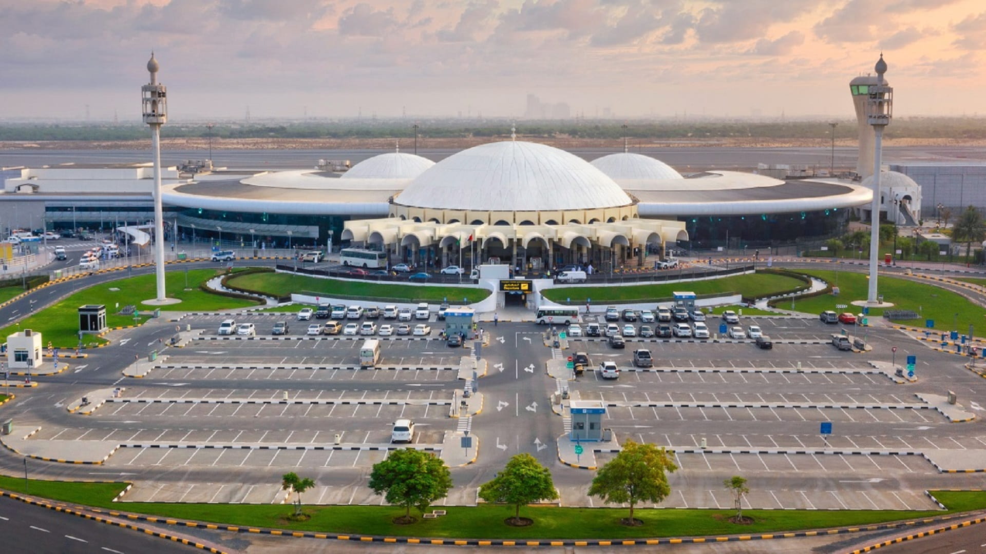 صورة بعنوان: أكثر من 9 ملايين مسافر عبر مطار الشارقة حتى نهاية سبتمبر 