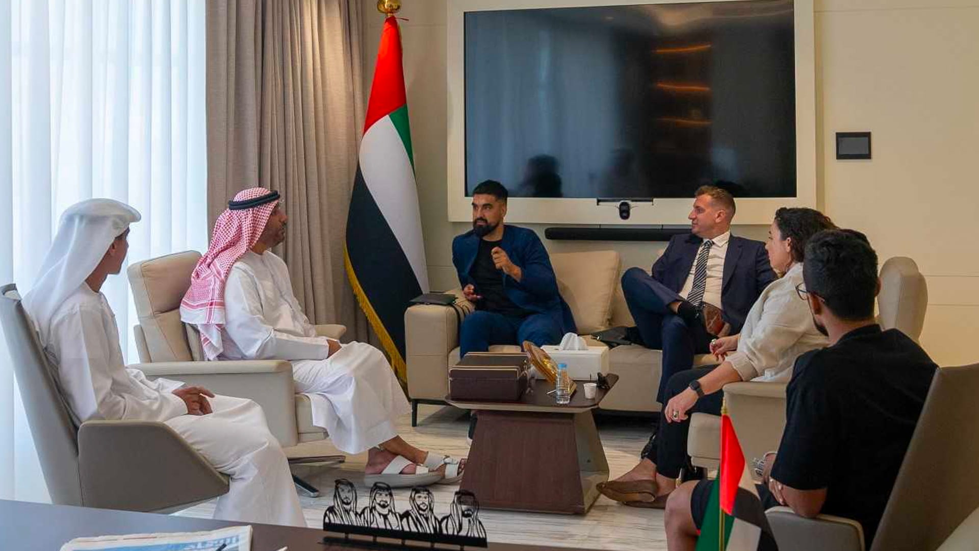 صورة بعنوان: "الشارقة الرياضي" يعزز التعاون مع نادي بيرمنغهام الإنجليزي 