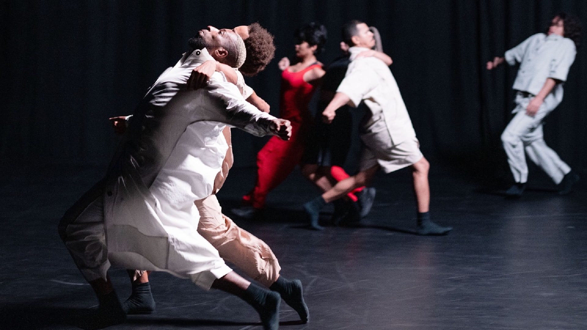 صورة بعنوان: مؤسسة الشارقة للفنون تطلق برنامجاً للعروض الإبداعية في فنون الأداء 