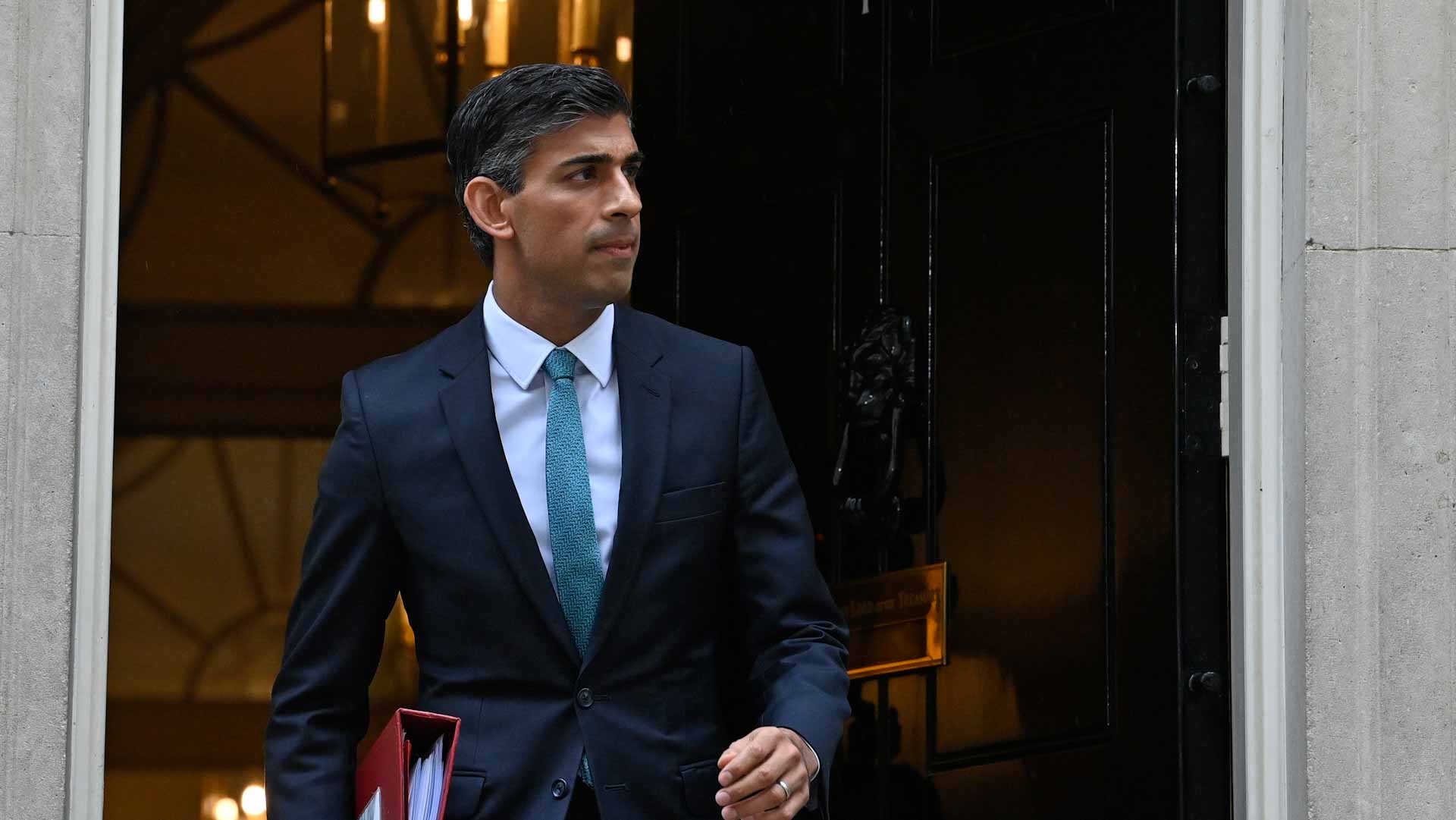 صورة بعنوان: رئيس الوزراء البريطاني الجديد يرجئ عرض خطة الموازنة لأسبوعين 