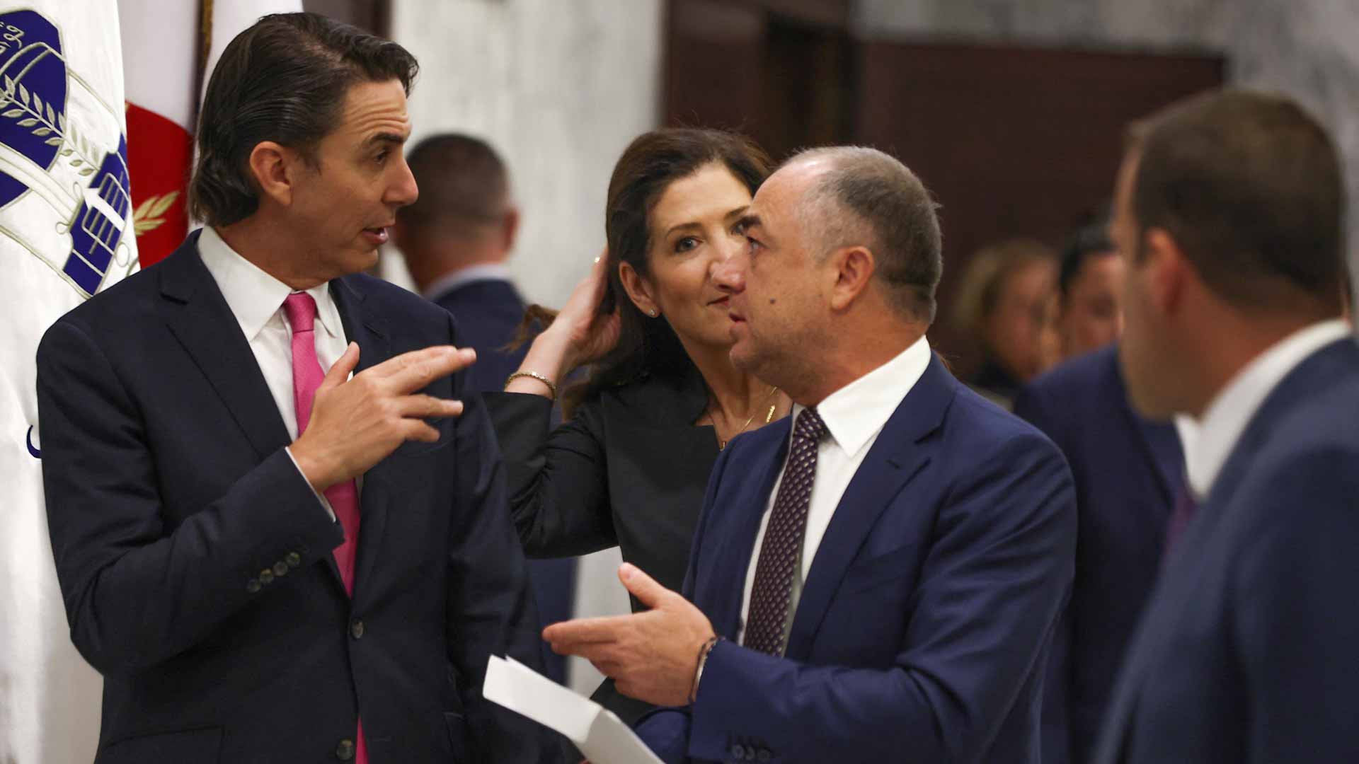 صورة بعنوان: بالموافقة...رئيس لبنان يوقع اتفاق ترسيم الحدود البحرية مع إسرائيل 