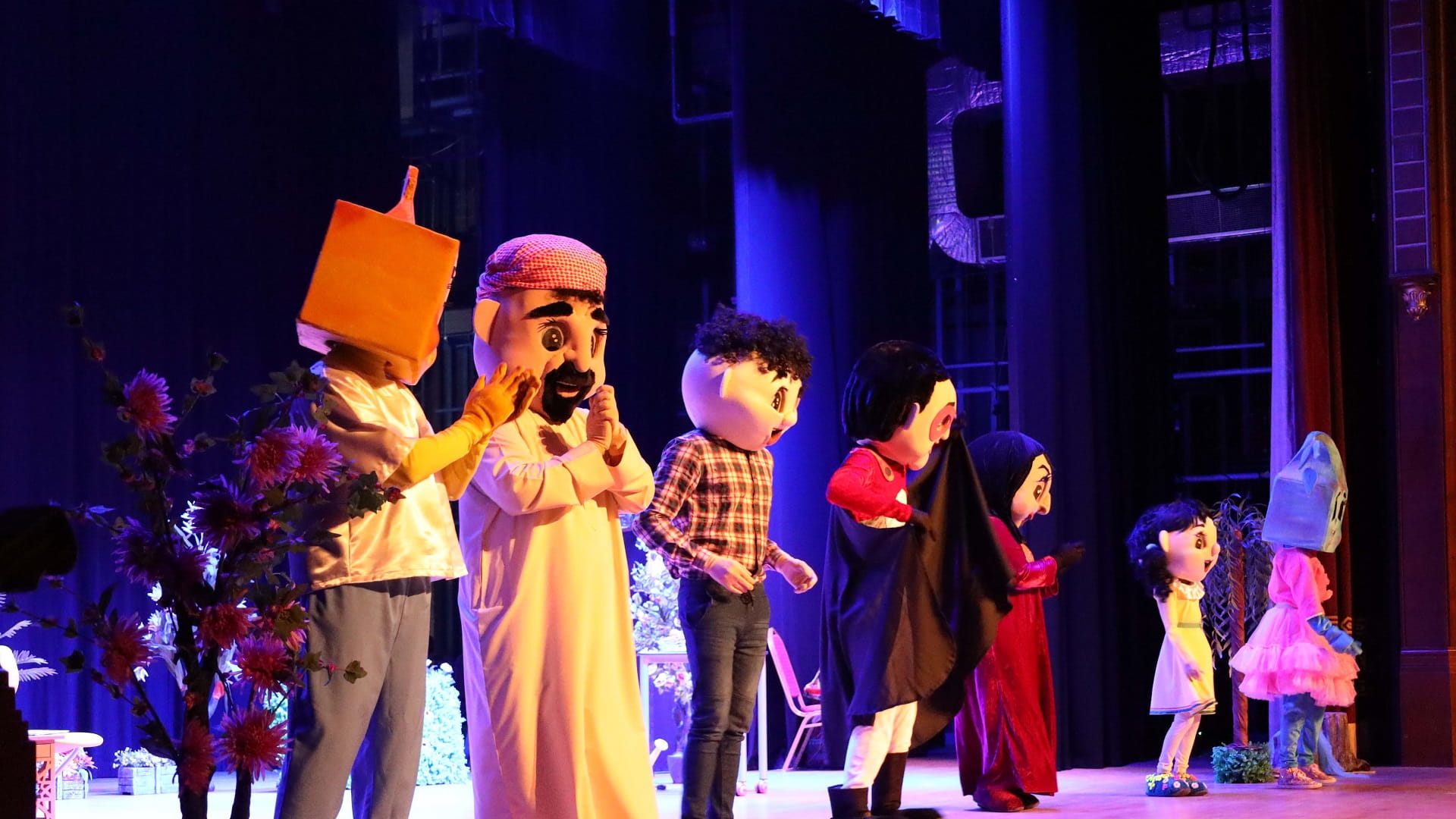 صورة بعنوان: كهرباء الشارقة تقدم العرض المسرحي المدرسي "رحلة مع قطورة وكهروب" 