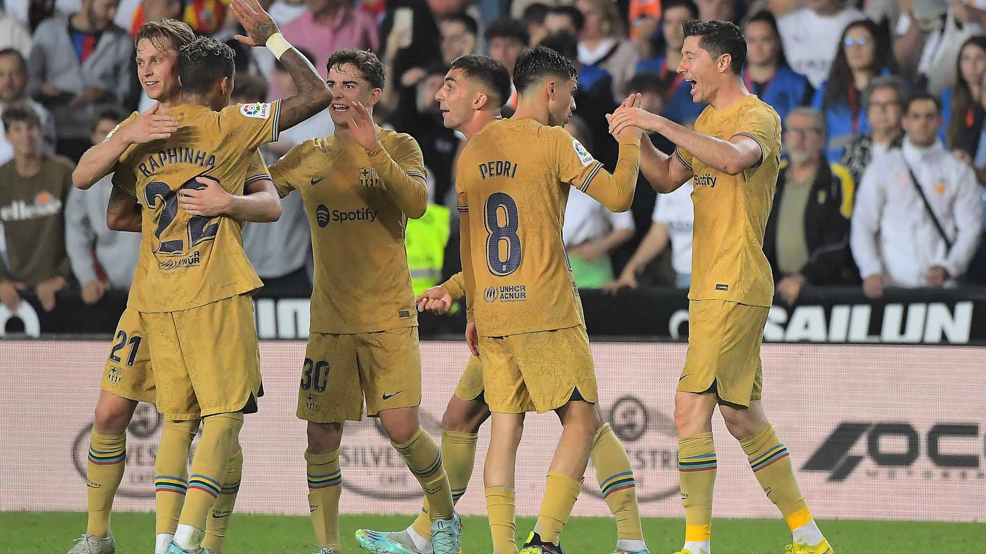 صورة بعنوان: برشلونة ينجو من السقوط أمام فالنسيا في الدوري الإسباني 