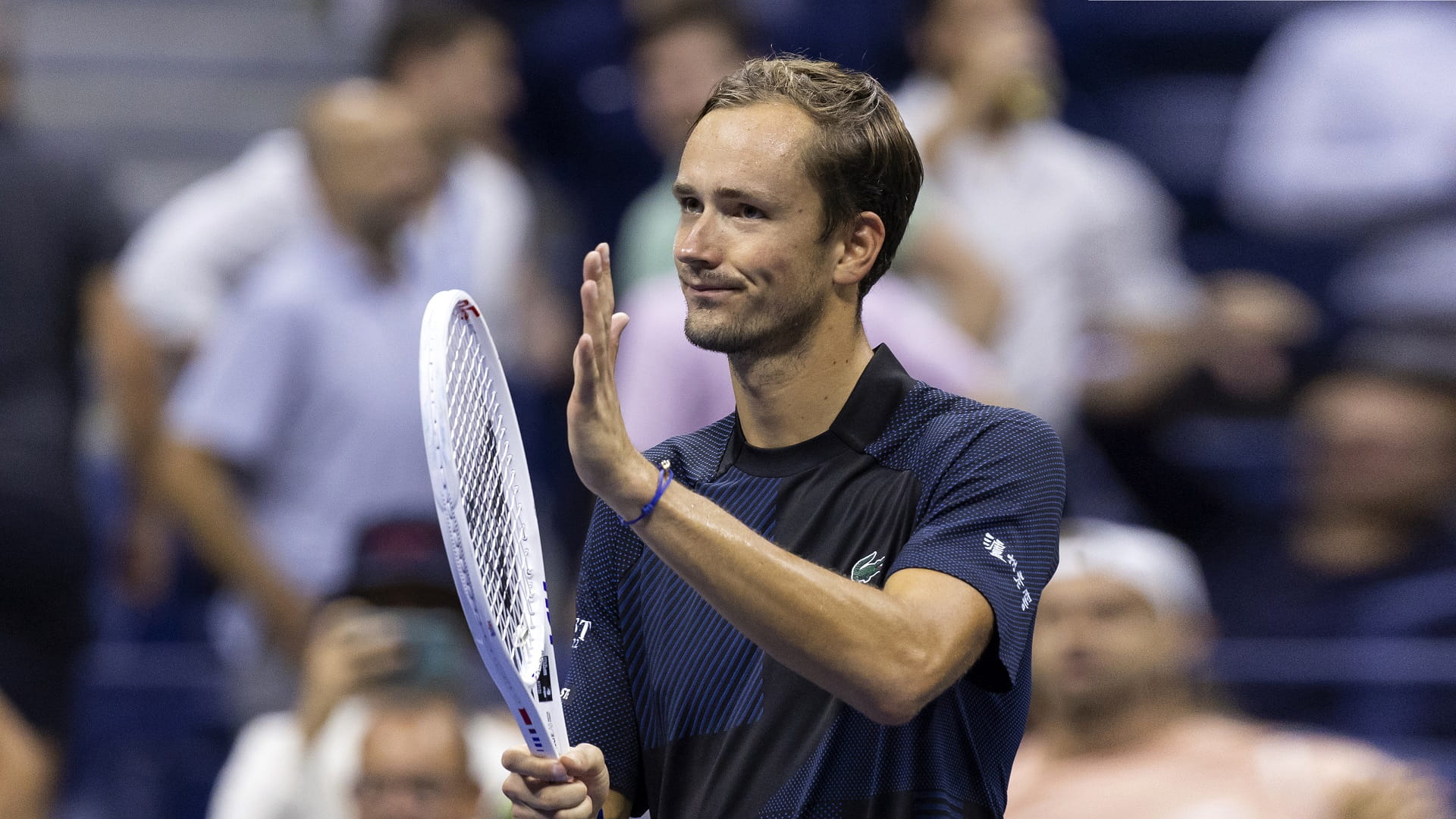 صورة بعنوان: الروسي ميدفيديف يتأهل للدور الثالث في بطولة أميركا للتنس 