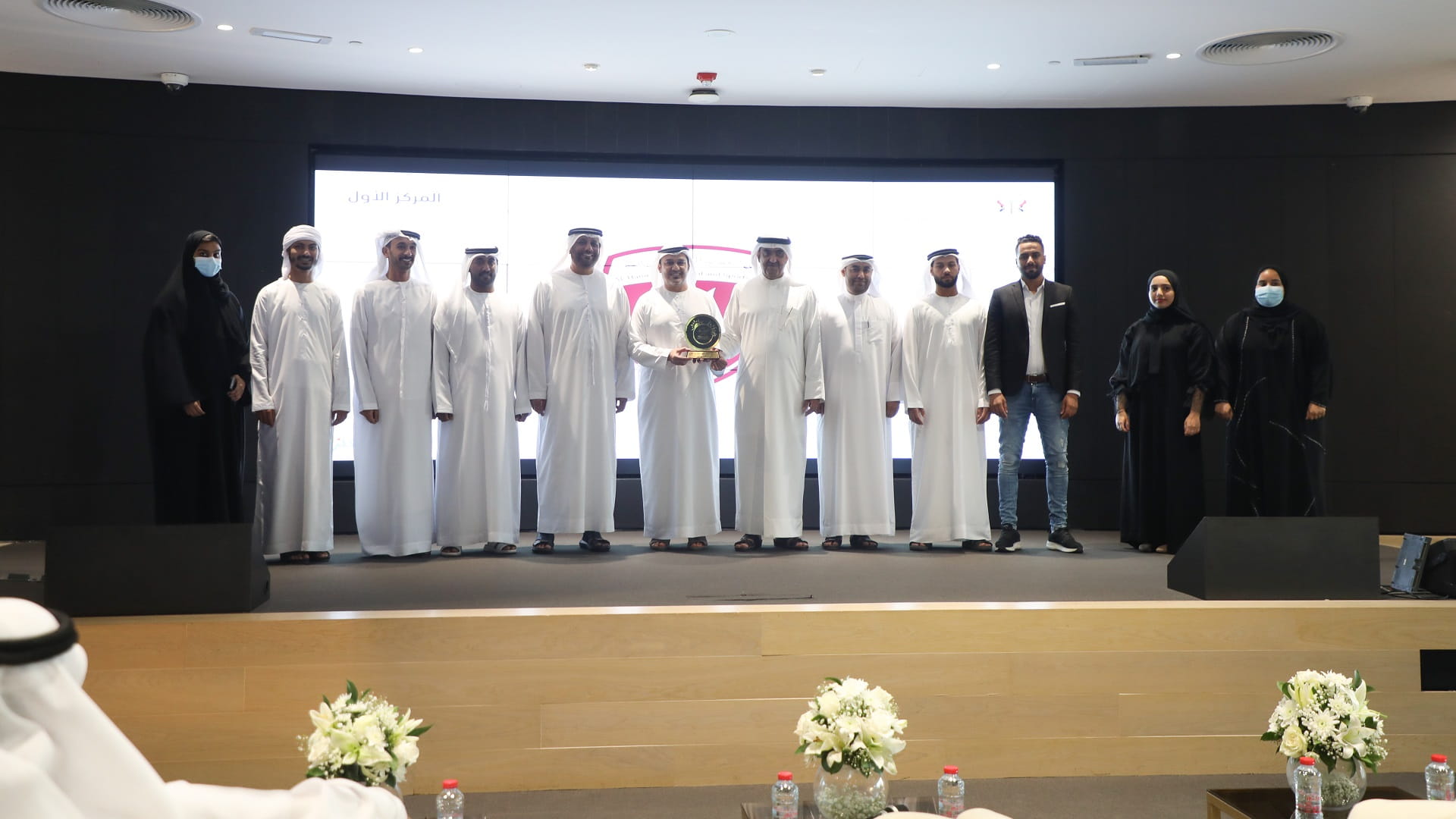 صورة بعنوان: نادي الحمرية يفوز بجائزة أفضل ملتقى صيفي في الشارقة 