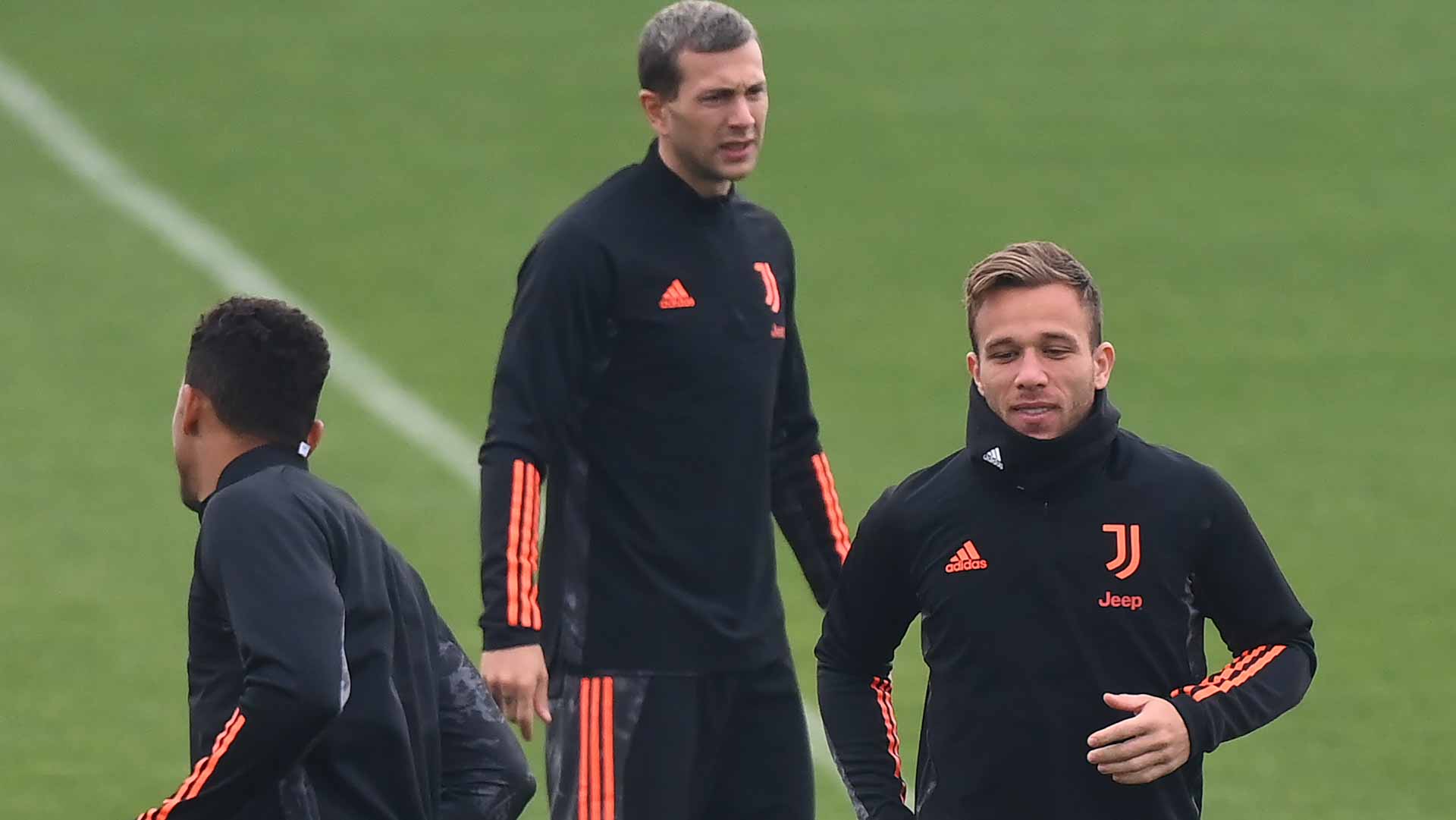 صورة بعنوان: ليفربول الإنجليزي يتعاقد مع النجم البرازيلي أرثر ميلو 