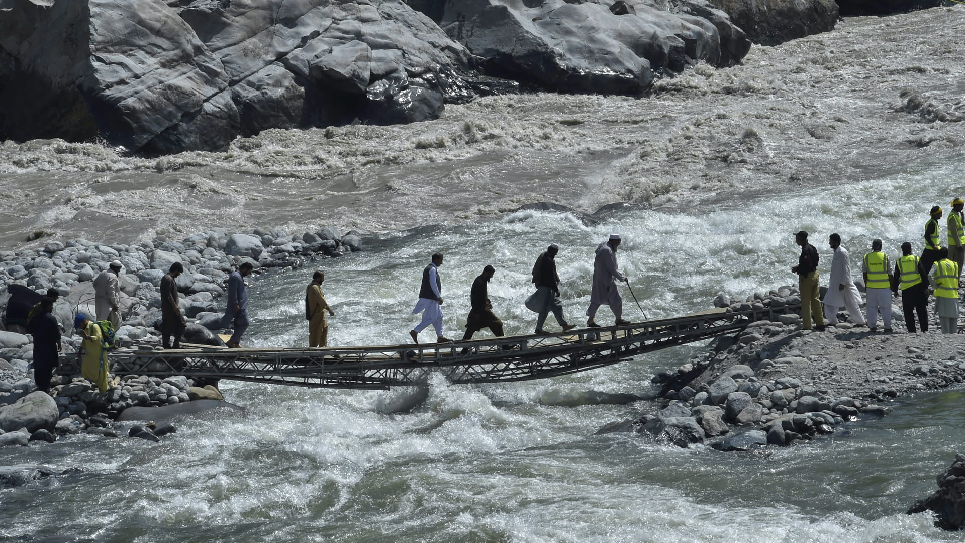 صورة بعنوان: الأمطار تحوّل بلدة "البحرين" الباكستانية إلى خراب 