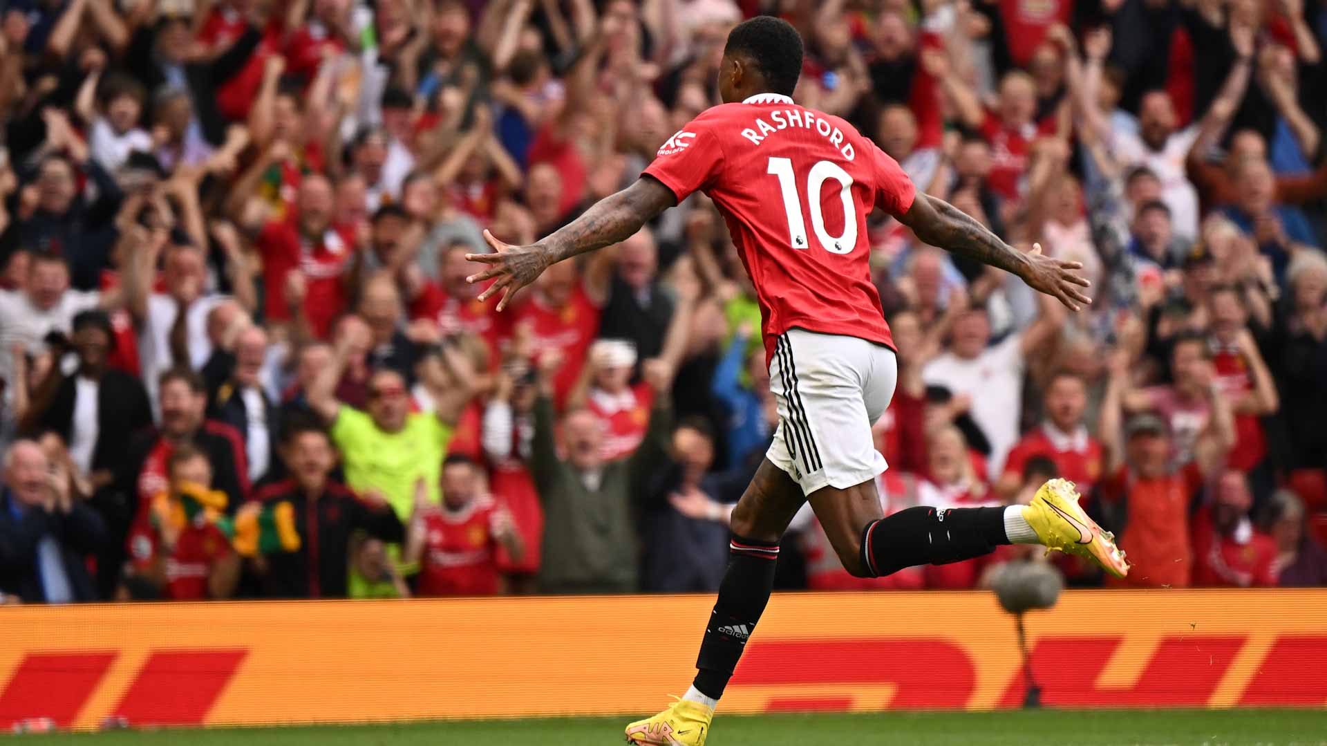 صورة بعنوان: مانشستر يونايتد يكبد أرسنال هزيمته الأولى في الدوري الإنجليزي 