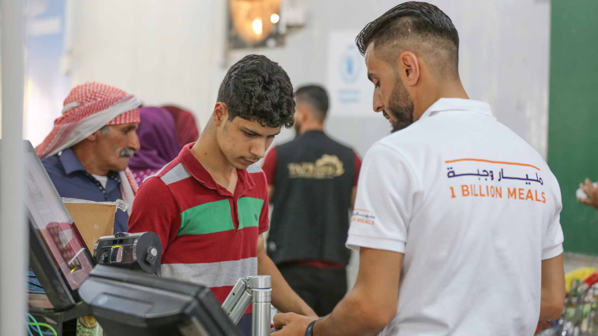 صورة بعنوان: "مليار وجبة" توزّع 3.6 مليون وجبة في مخيمات اللاجئين بالأردن 