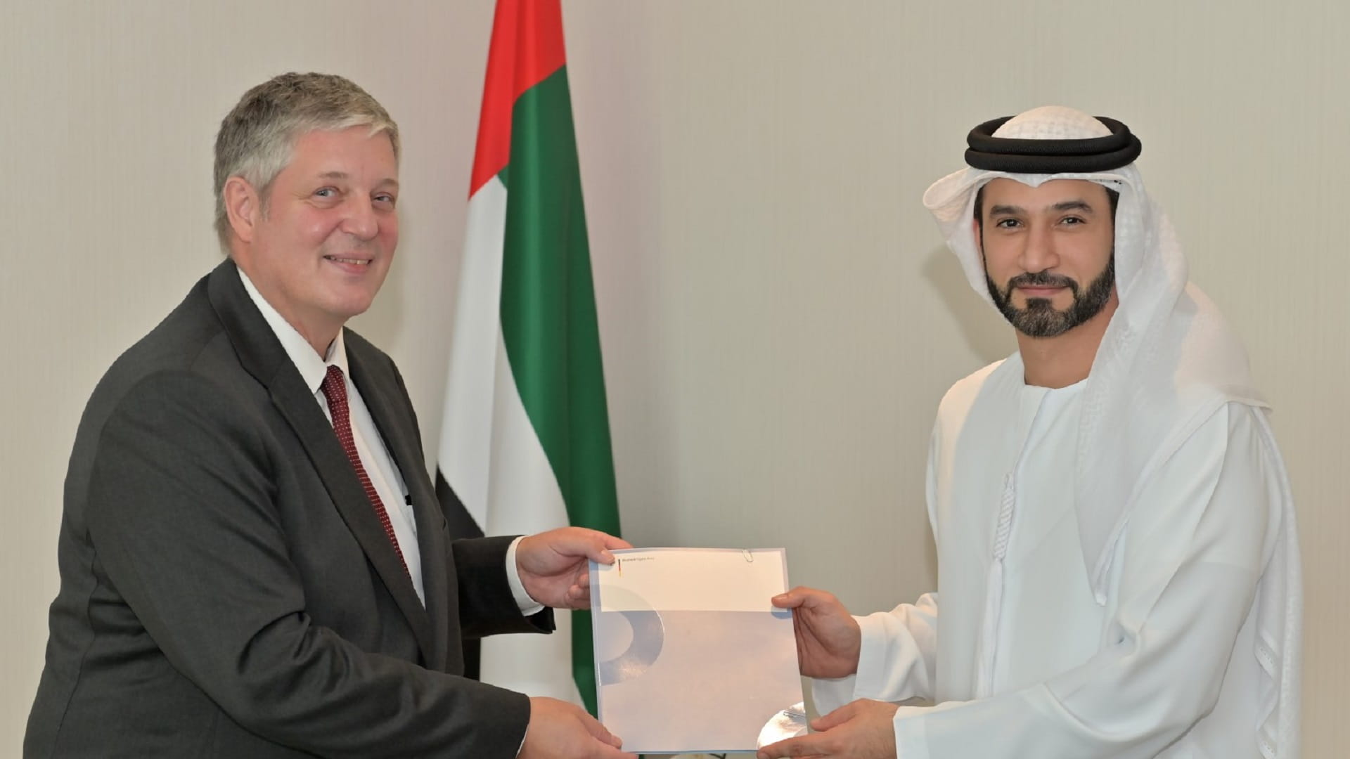 صورة بعنوان: الخارجية تتسلم نسخة من أوراق اعتماد سفير ألمانيا الاتحادية 