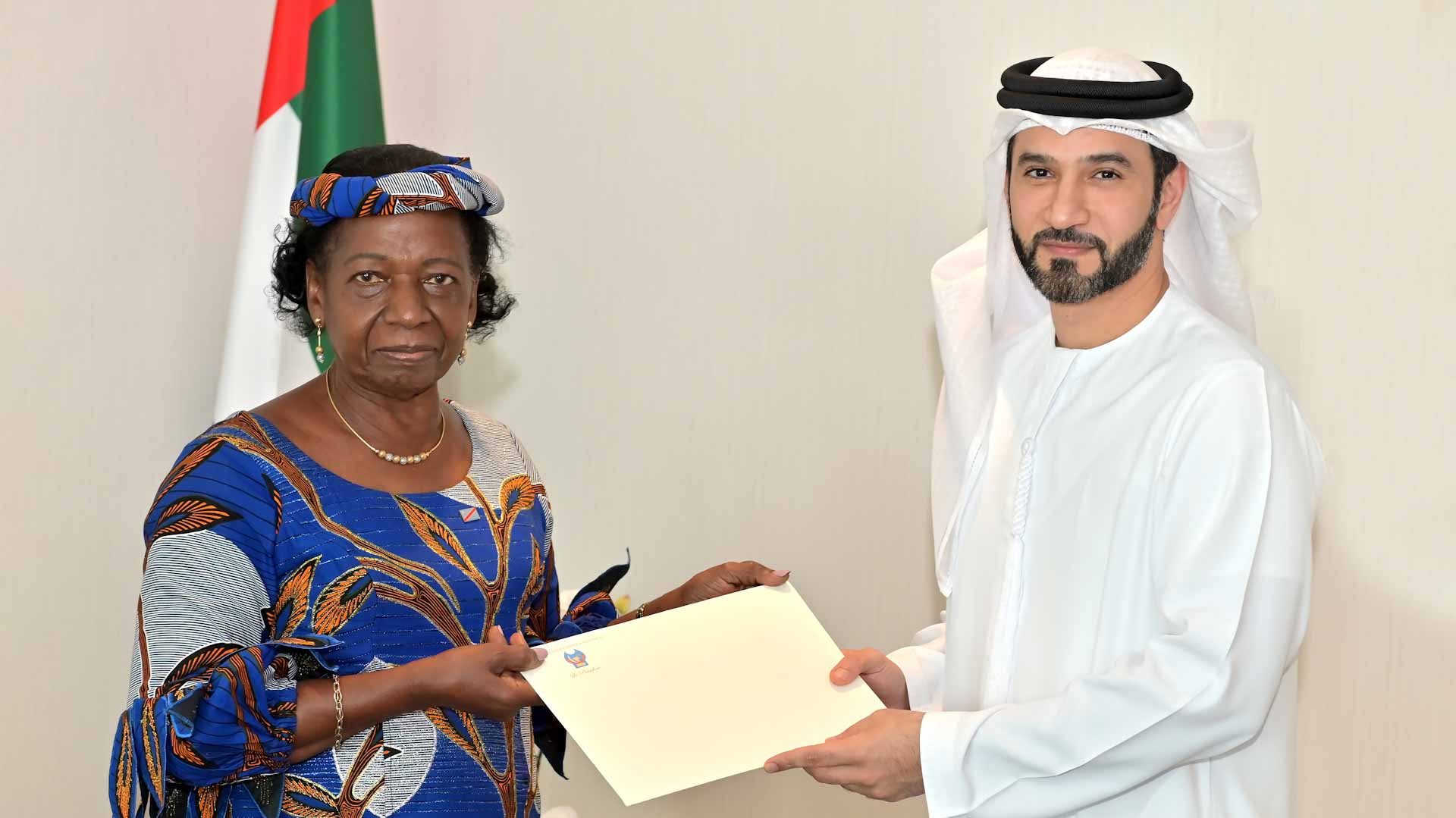 صورة بعنوان: "الخارجية" تتسلم نسخة من أوراق اعتماد سفيرة الكونغو الديمقراطية 