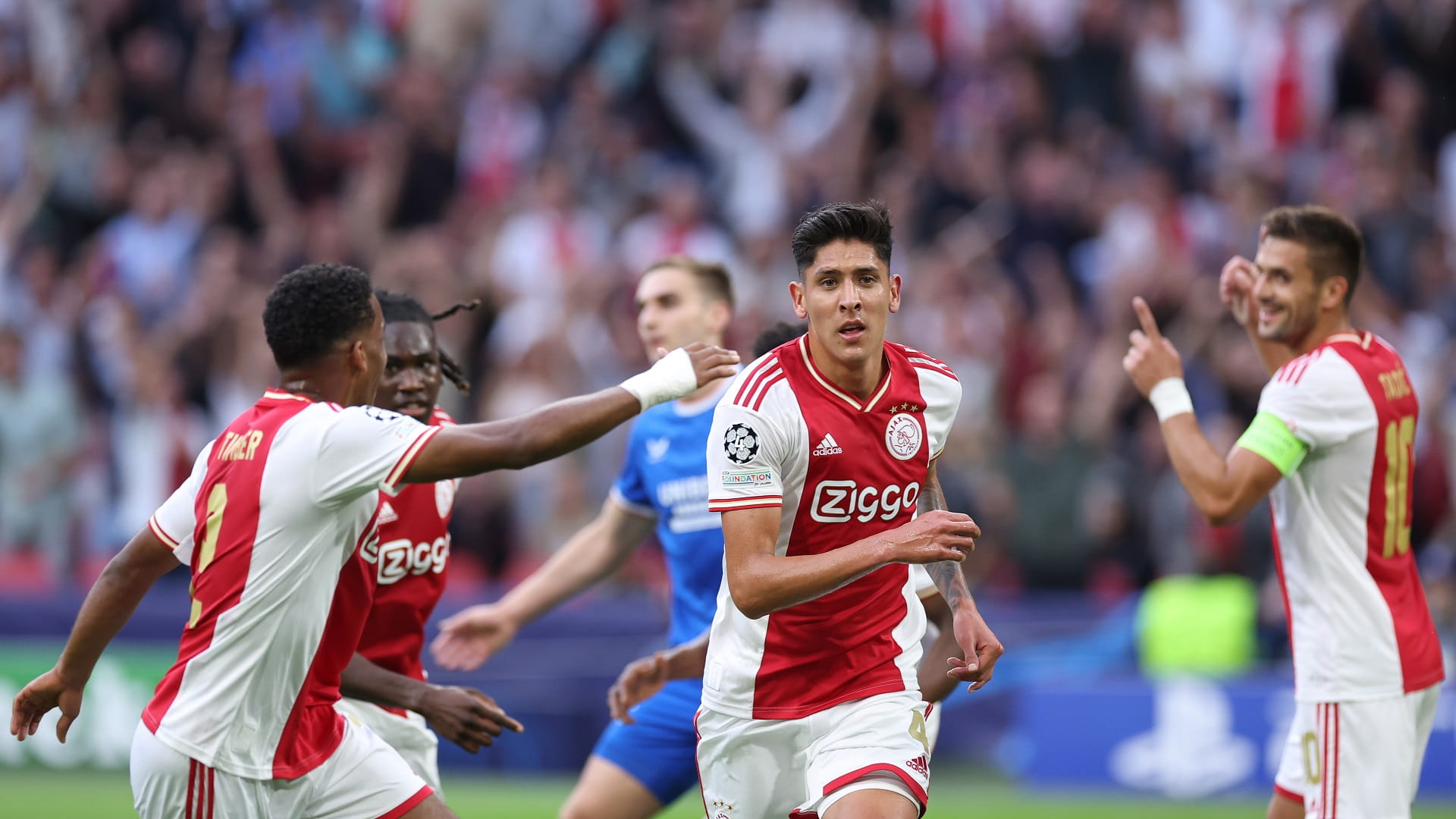 صورة بعنوان: أياكس يقسو على رينجرز في دوري أبطال أوروبا لكرة القدم 