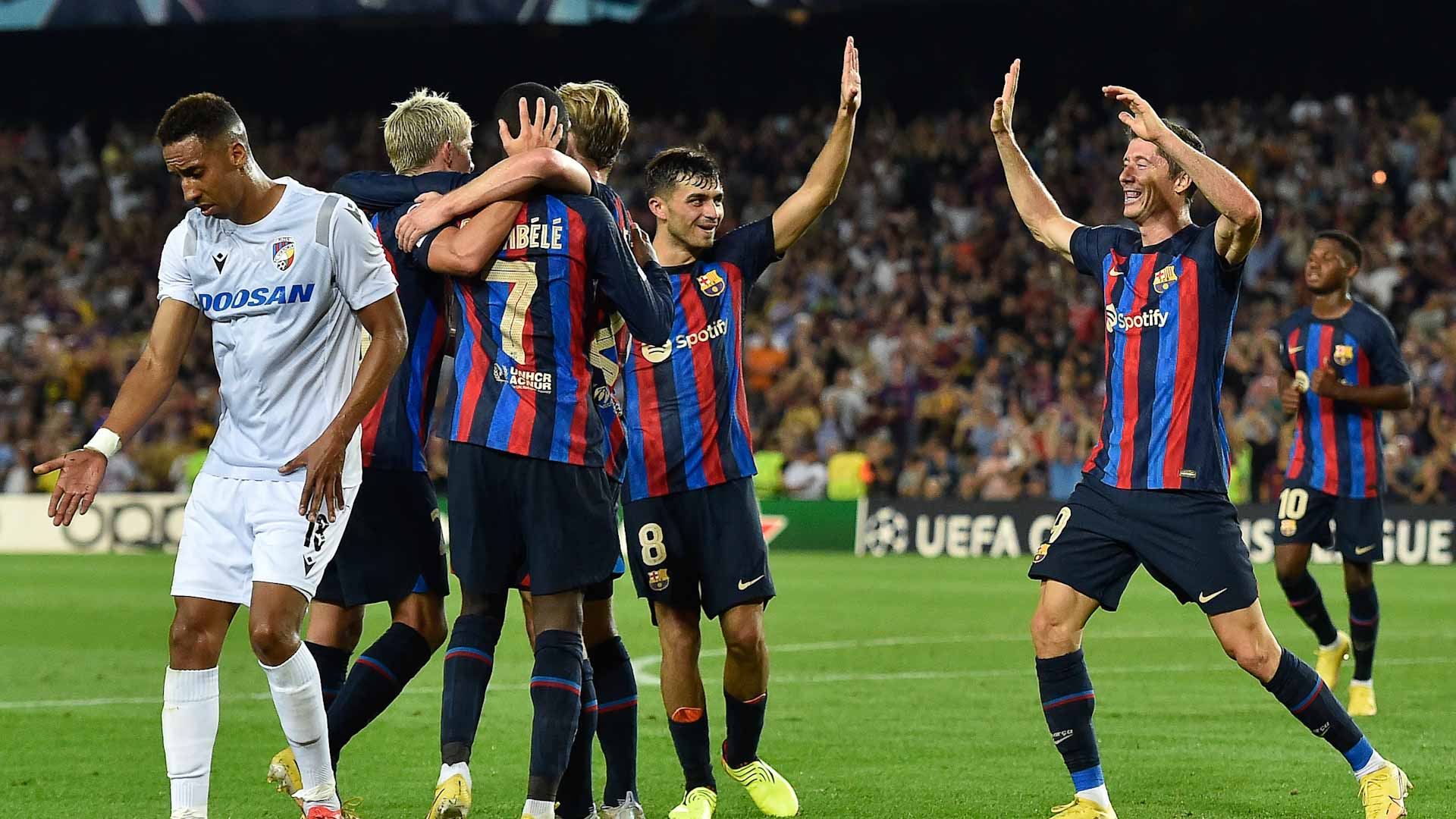 صورة بعنوان: برشلونة يمطر شباك فيكتوريا بلزن التشيكي بخماسية في دوري الأبطال  