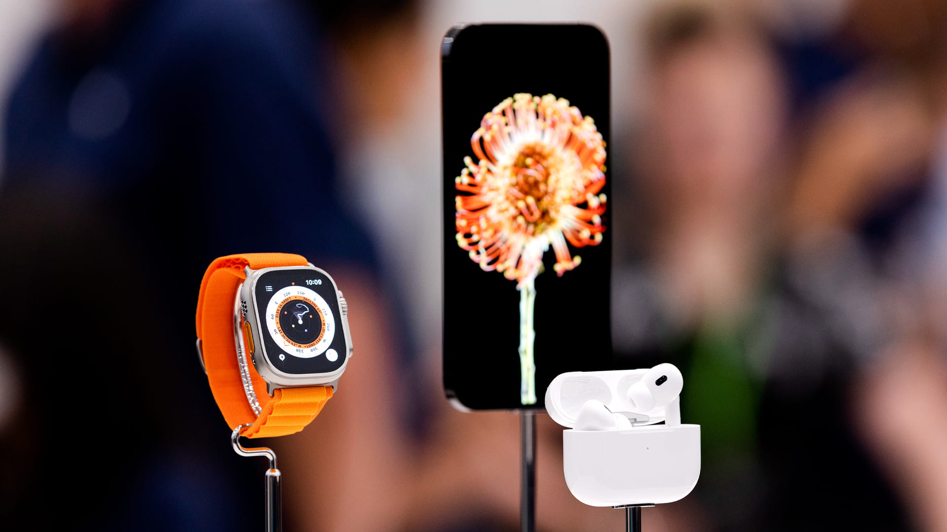 صورة بعنوان: بمفاجآت لا تتوقف...آبل تزيح الستار عن آيفون 14 متصل بأقمار صناعية 