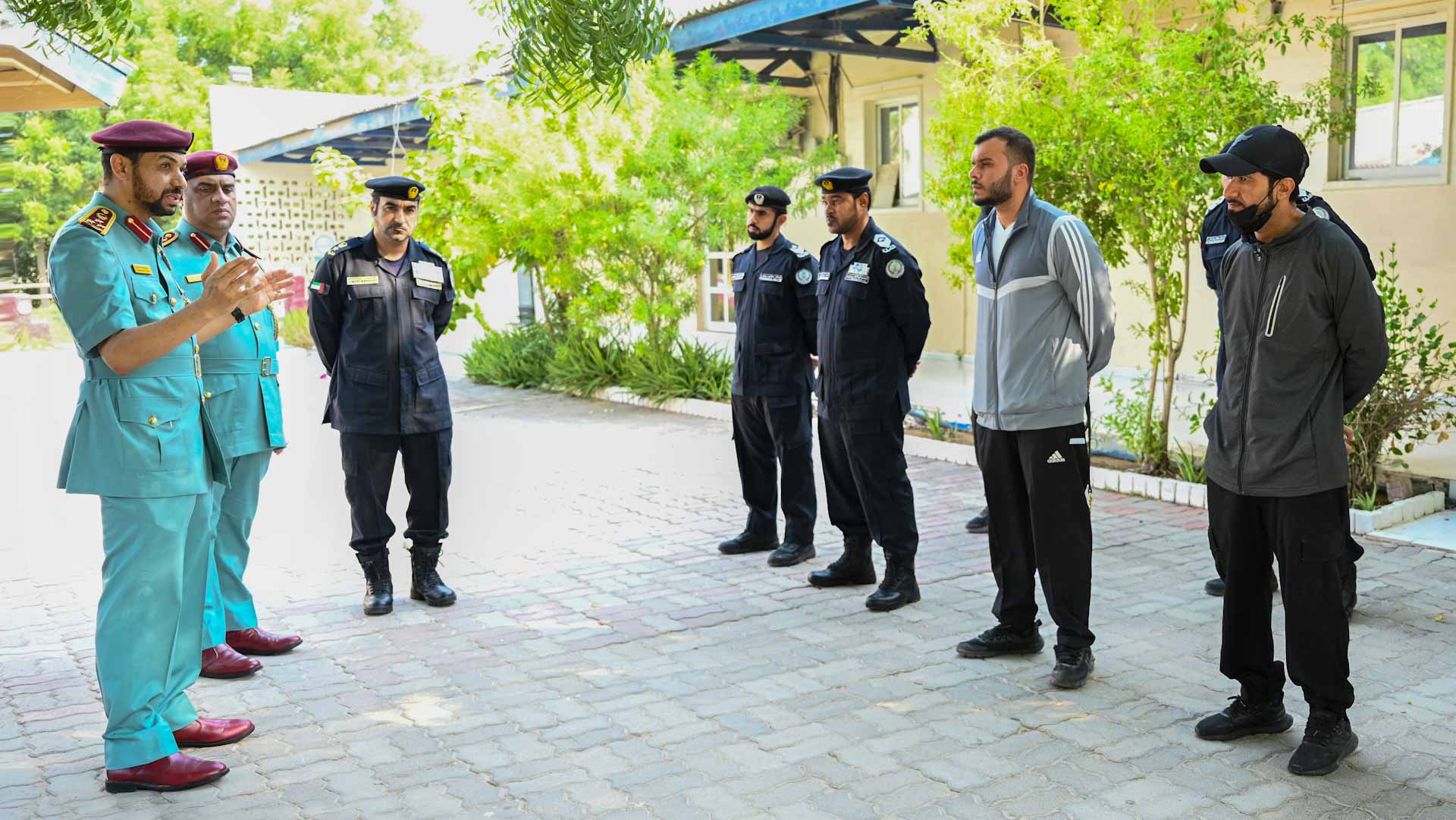 صورة بعنوان: العميد العاجل يتفقد سير العمل بالتفتيش الأمني "k9" بشرطة الشارقة 