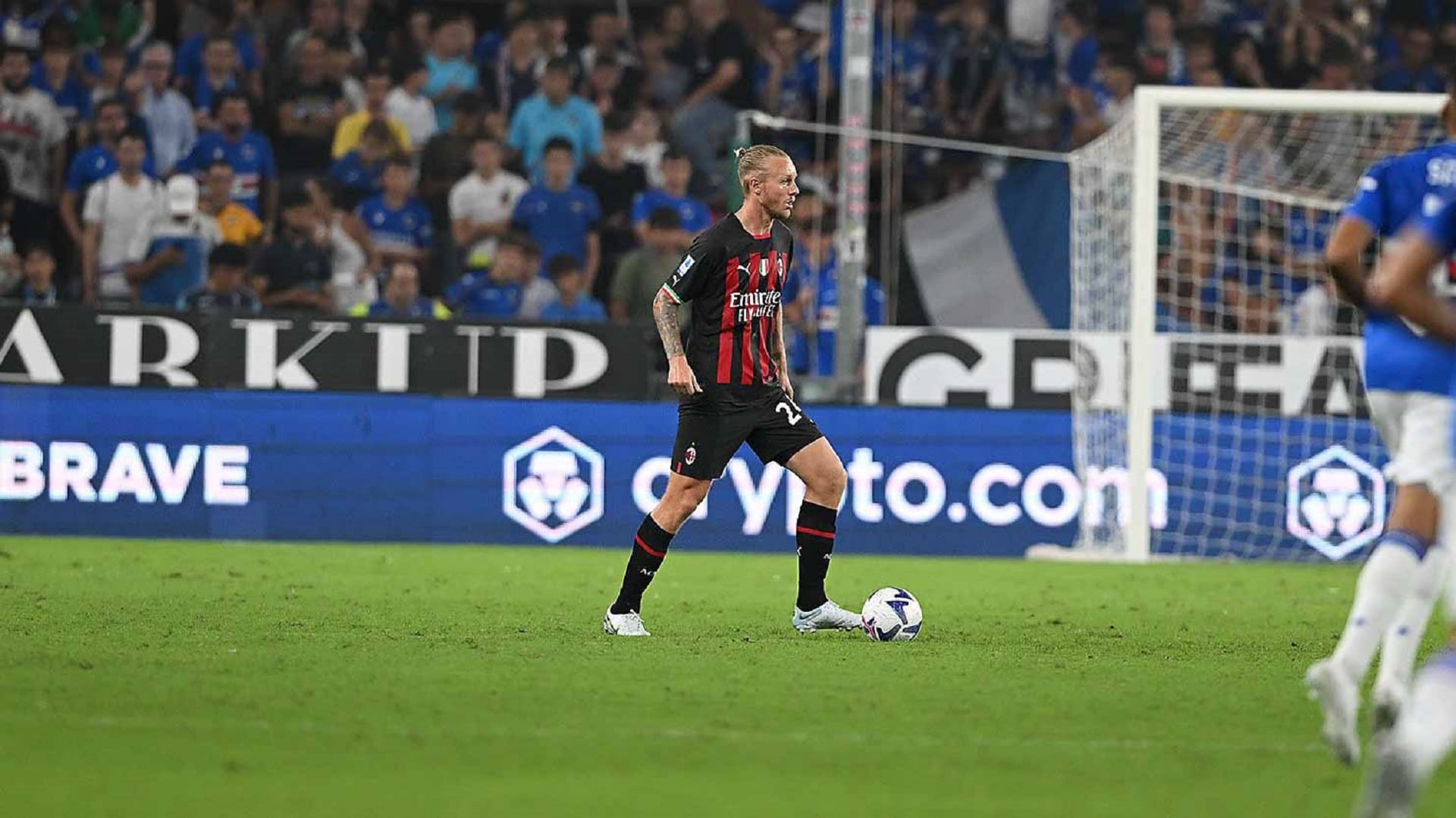 صورة بعنوان: ميلان يصعد للمركز الثاني في الدوري الإيطالي لكرة القدم  