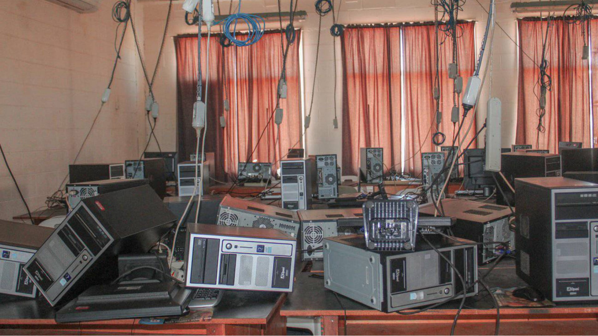 Image for the title: Five dead in 'massive' Papua New Guinea quake 