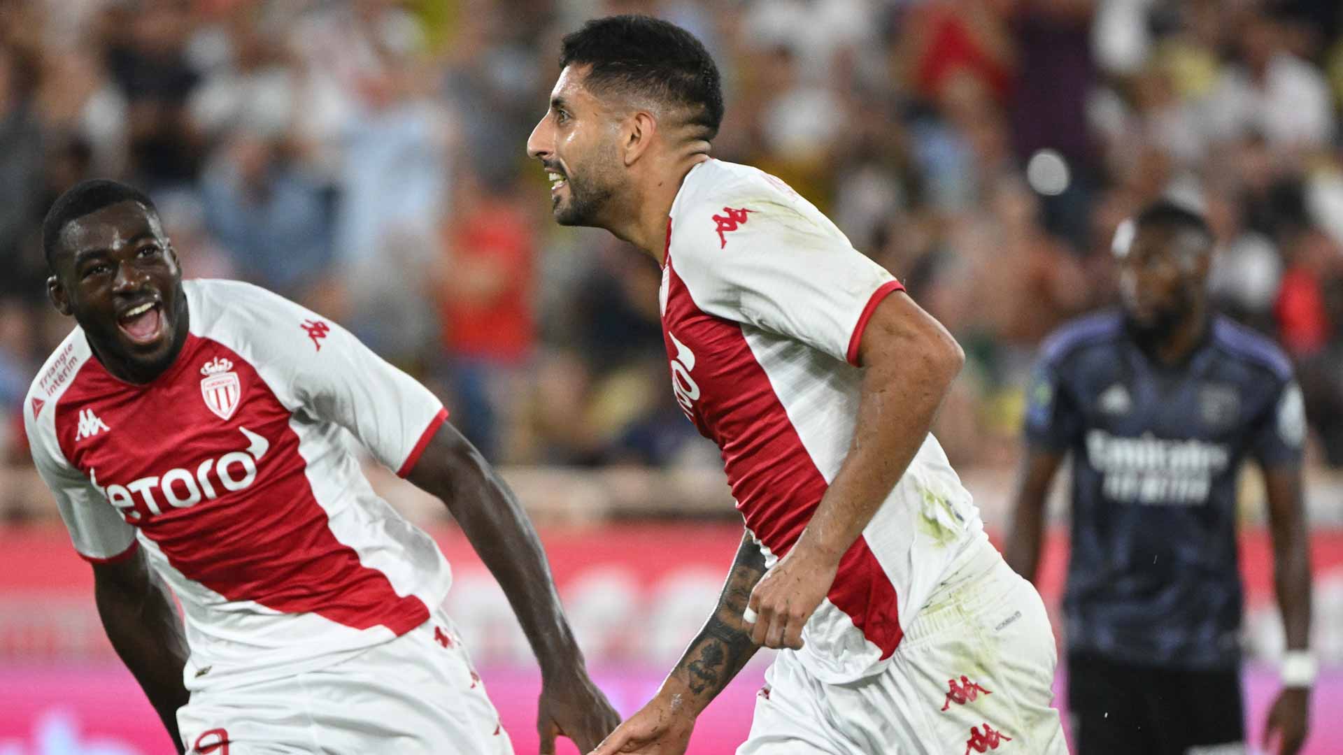 صورة بعنوان: موناكو يتخطى بصعوبة ليون في الدوري الفرنسي لكرة القدم  