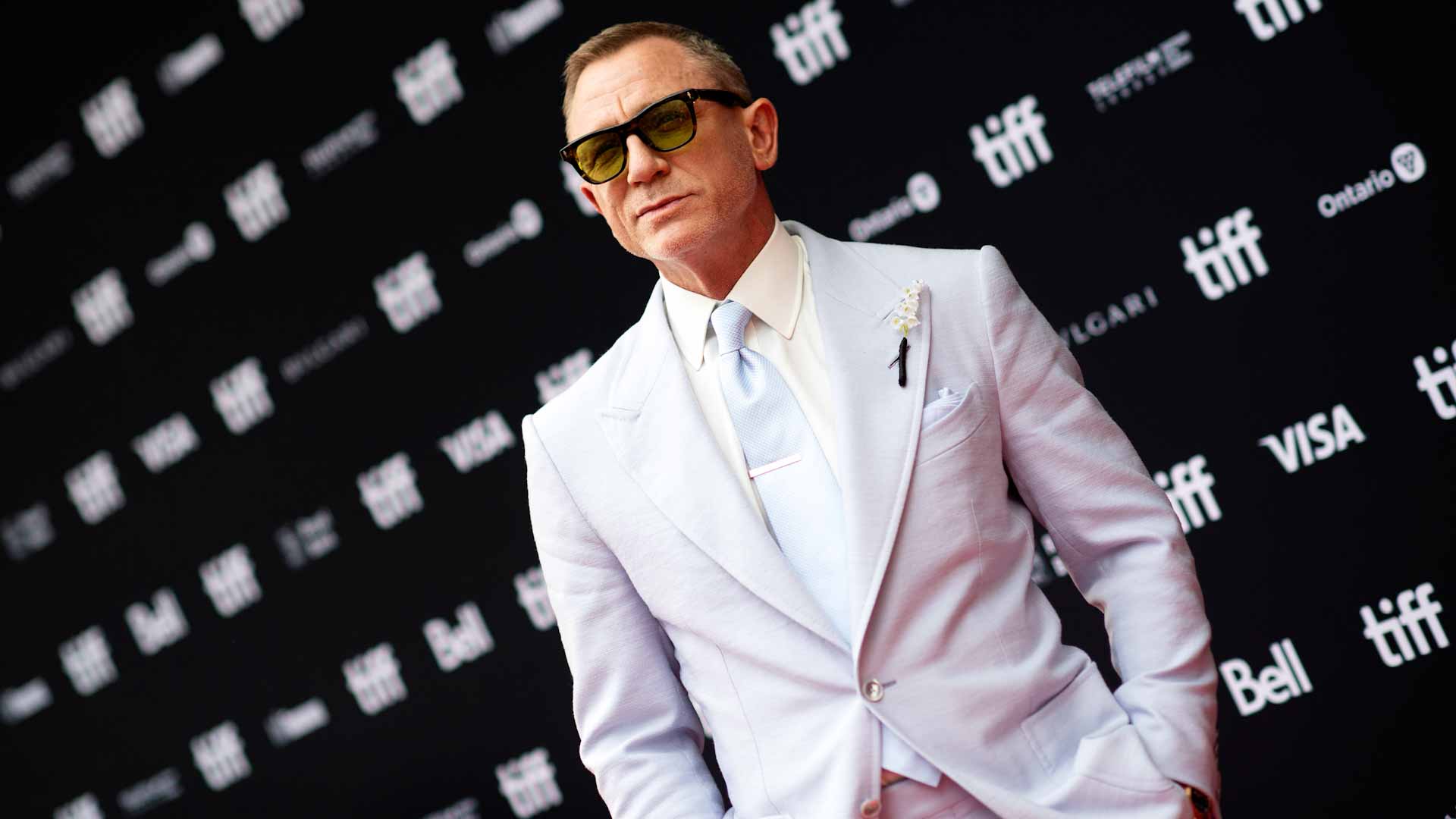 Image for the title: Daniel Craig says 'very lucky' to work with Queen Elizabeth 