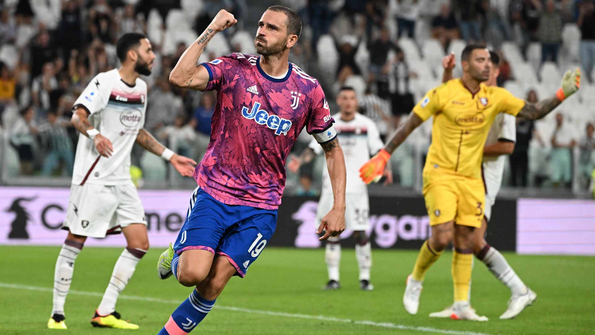 Image for the title: Juve denied late winner in 2-2 draw with Salernitana 