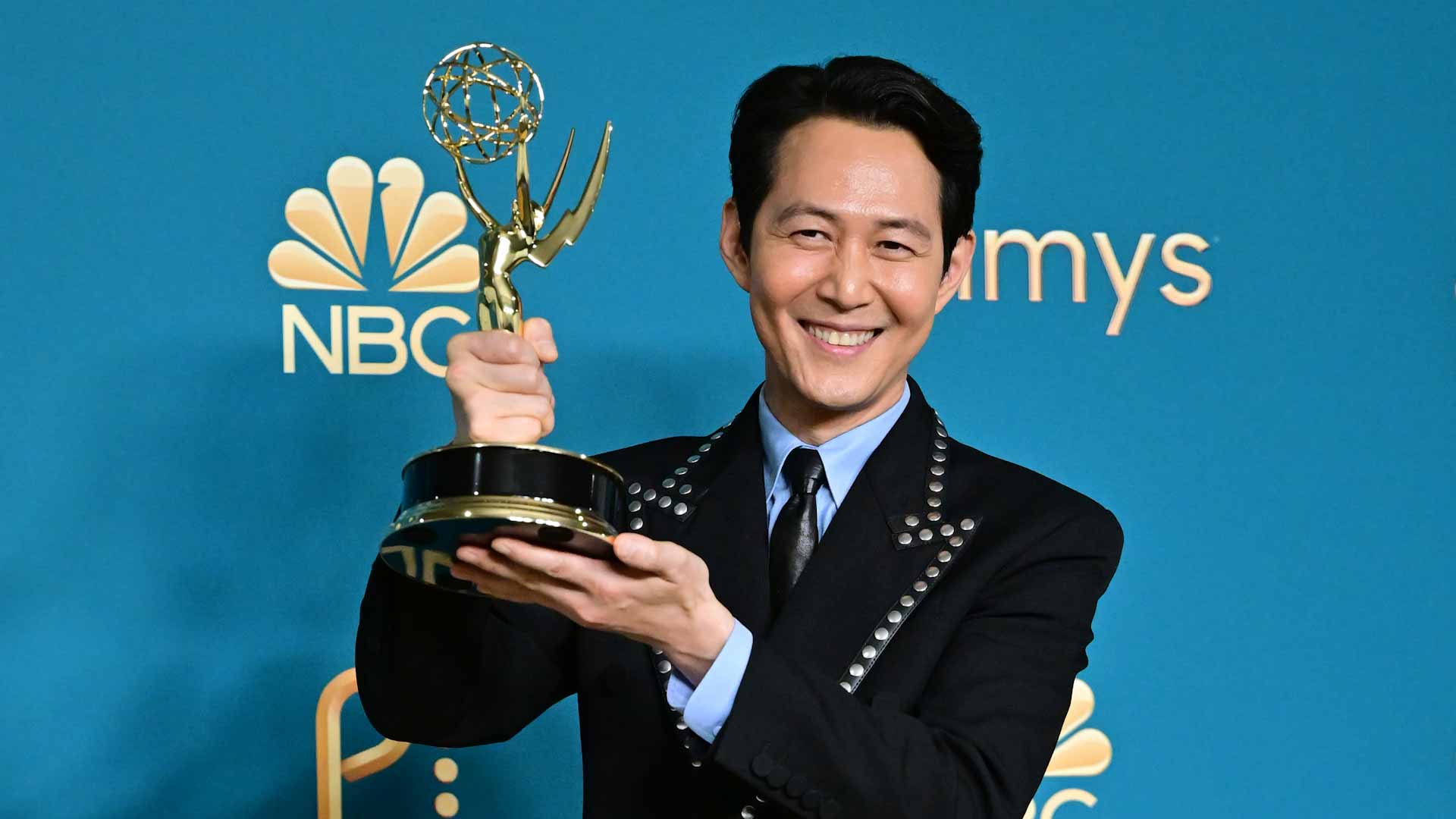 صورة بعنوان: في احتفاء بالإبداع...ساكسيشن ولعبة الحبار يحصدان أبرز جوائز إيمي  