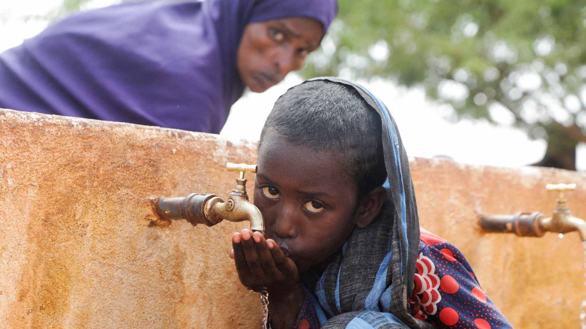صورة بعنوان: الصليب الأحمر: إعلان الطوارئ بشأن الجوع في الصومال سيكون بعد أوانه 
