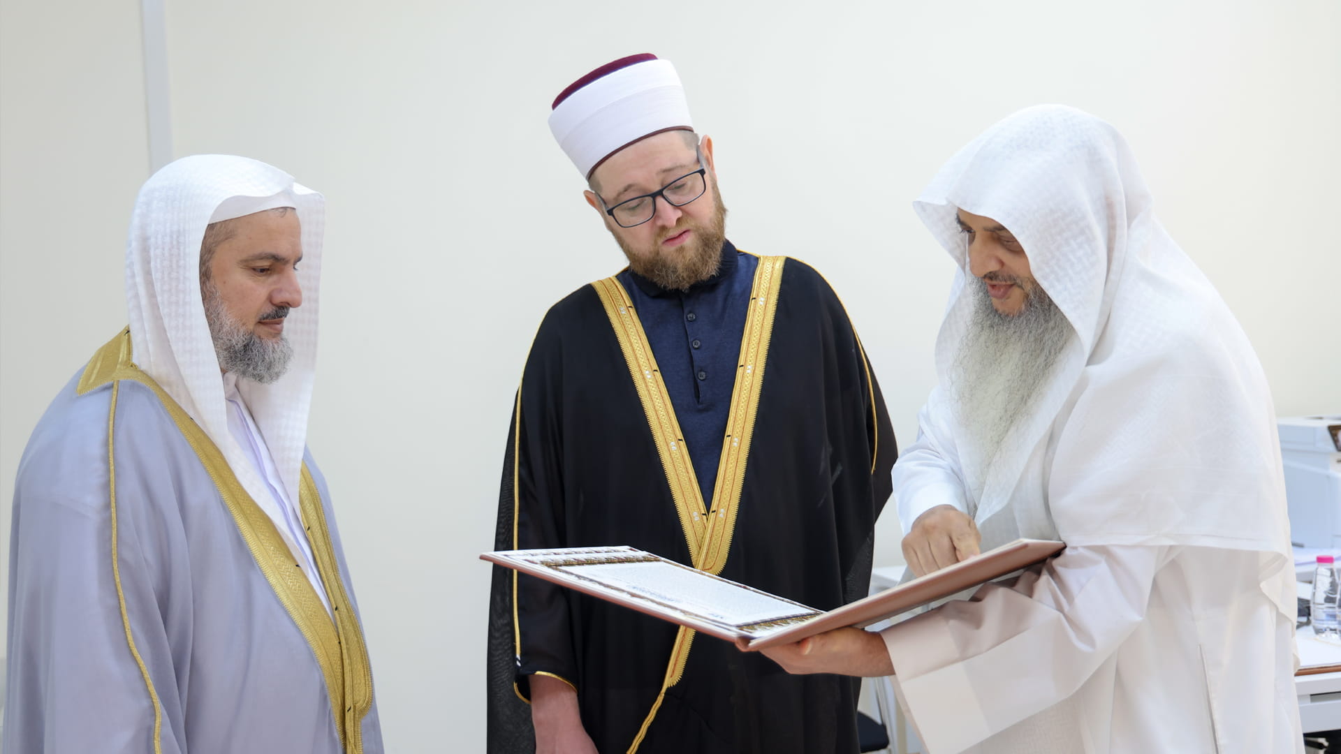 Image for the title: Moscow's Mufti hails Sharjah Ruler’s efforts in serving the Quran 