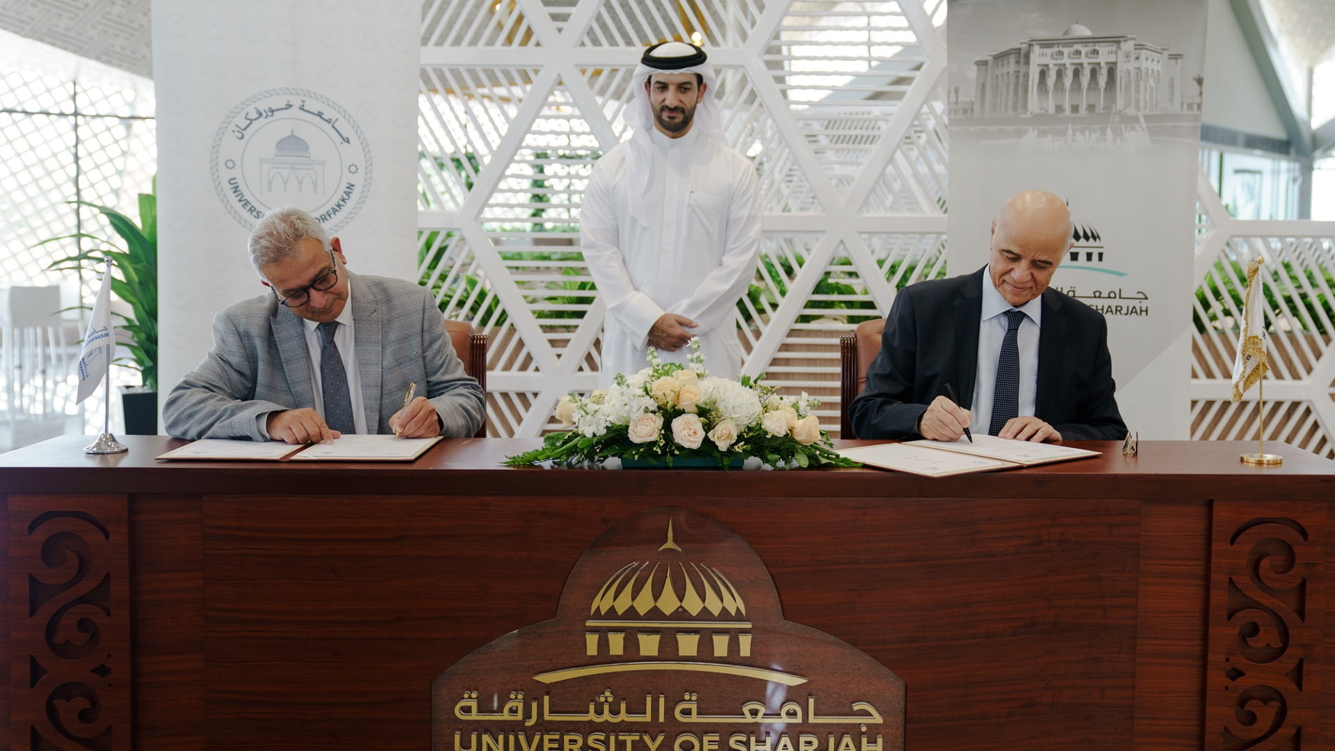 Image for the title: Sultan bin Ahmed witnesses signing of MoU between UOS and UOK 