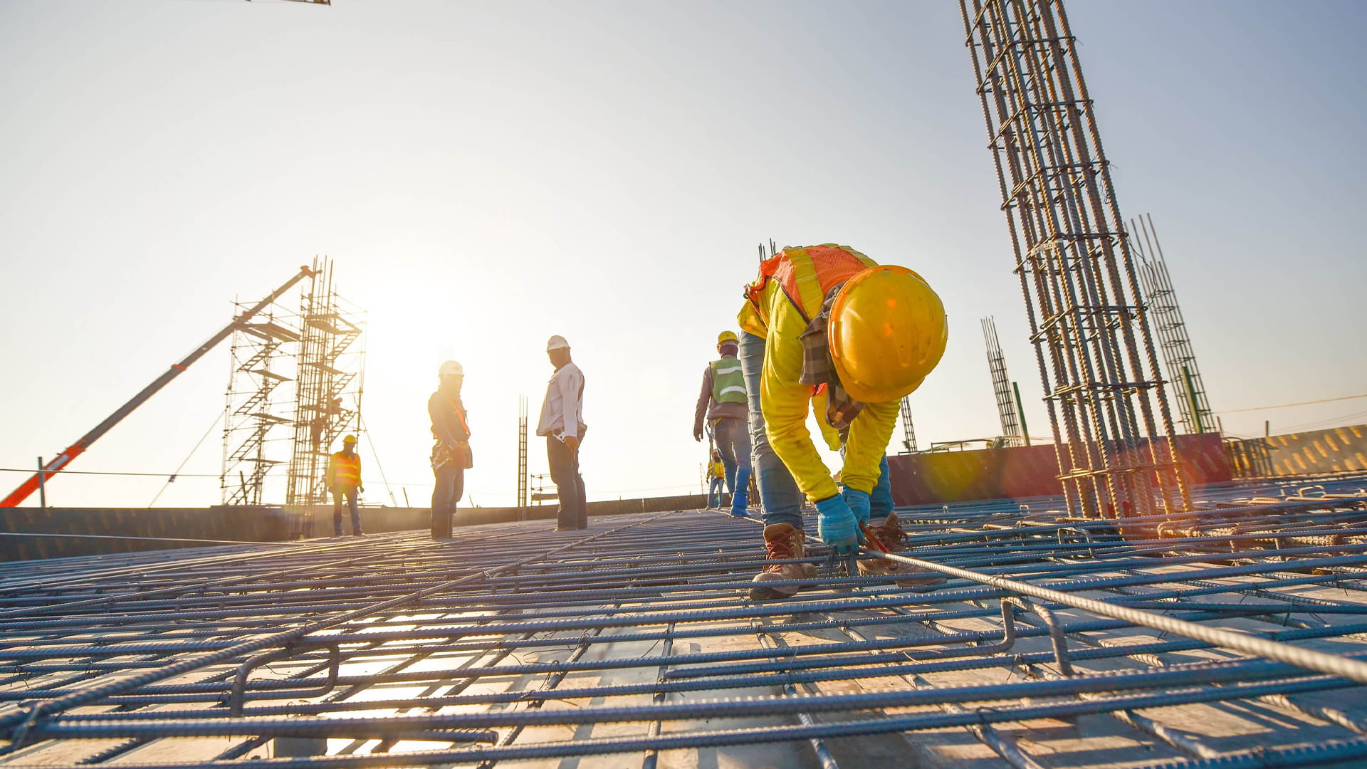 Image for the title: Mid-Day Break ends today with 99% compliance: MoHRE 