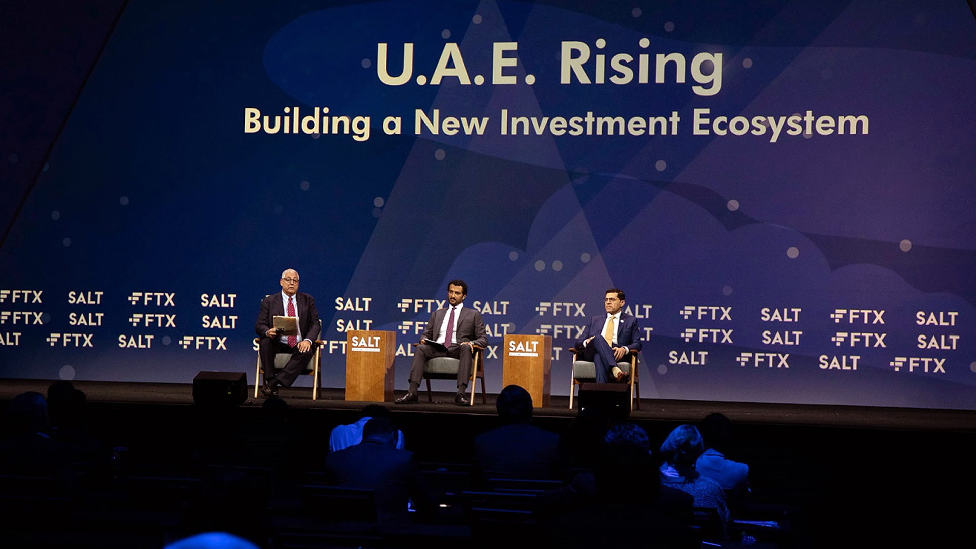 صورة بعنوان: بن طوق: الإمارات تُؤسس لمرحلة جديدة من النمو المستدام  