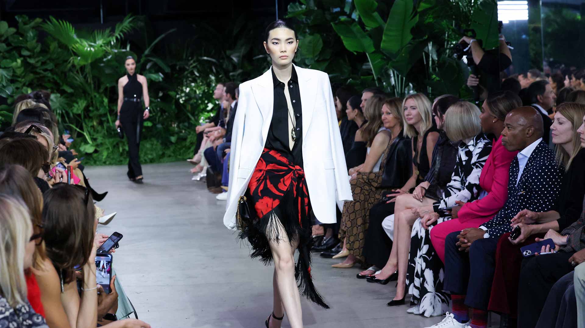 Image for the title: Michael Kors mixes urban with resort ease in new collection 