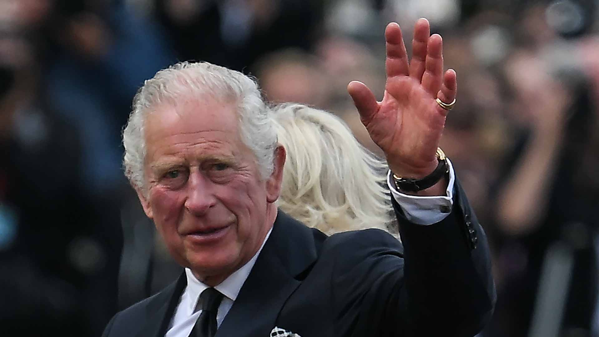 Image for the title: Charles travels to Wales ahead of 'princes vigil' for queen 