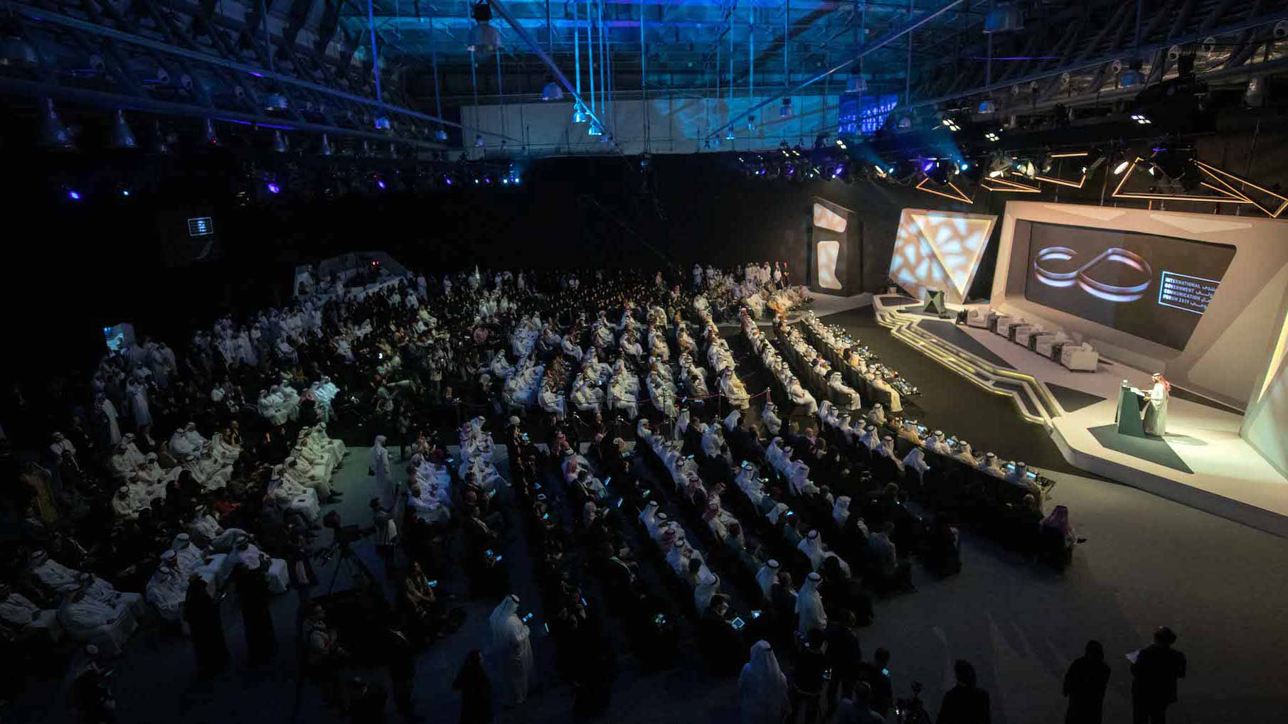 صورة بعنوان: "تحدي الجامعات" يعيد صياغة مهارات موظف المستقبل في "منتدى الاتصال" 