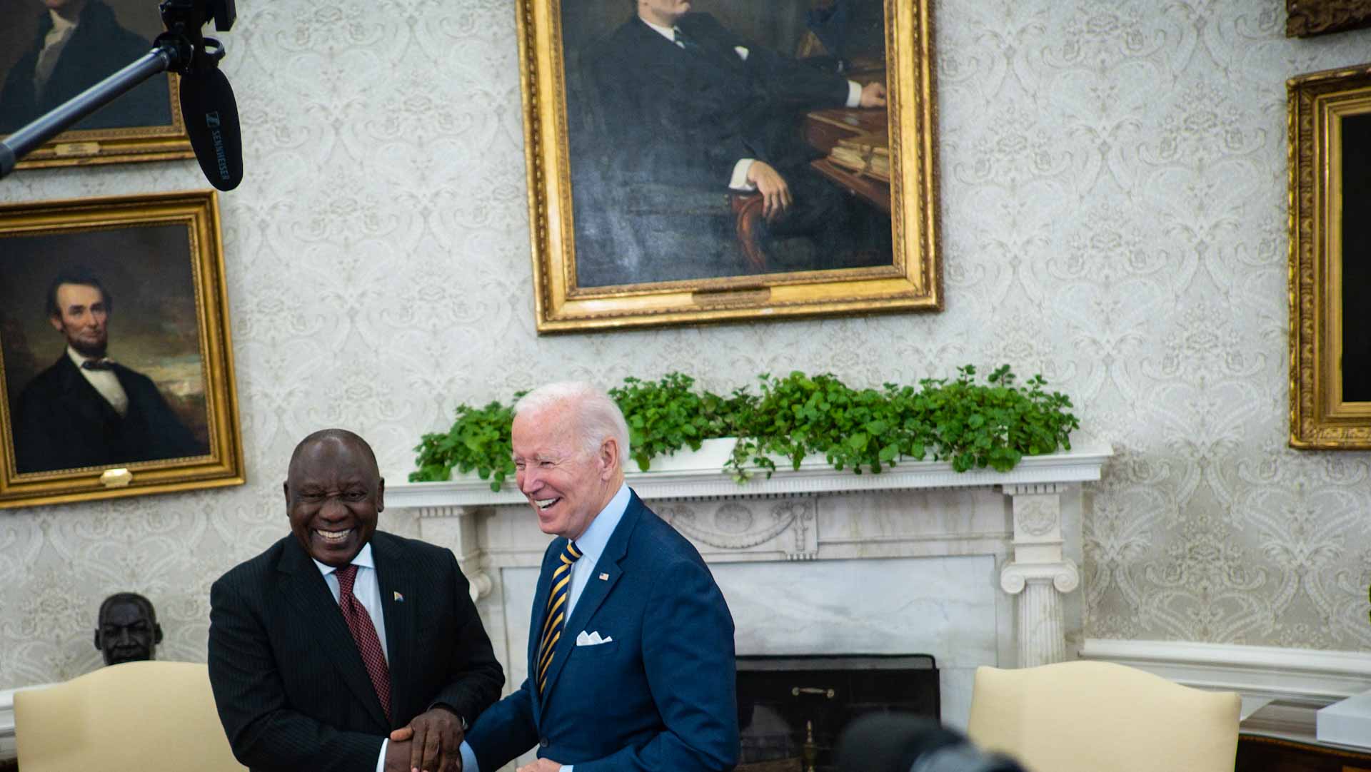 Image for the title: Biden talks energy, Russia with S.Africa's non-aligned Ramaphosa 