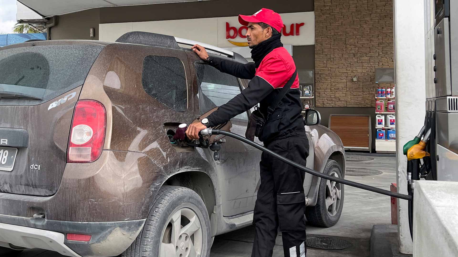 صورة بعنوان: تونس ترفع أسعار غاز الطهي والوقود مع سعيها لتقليص الدعم 