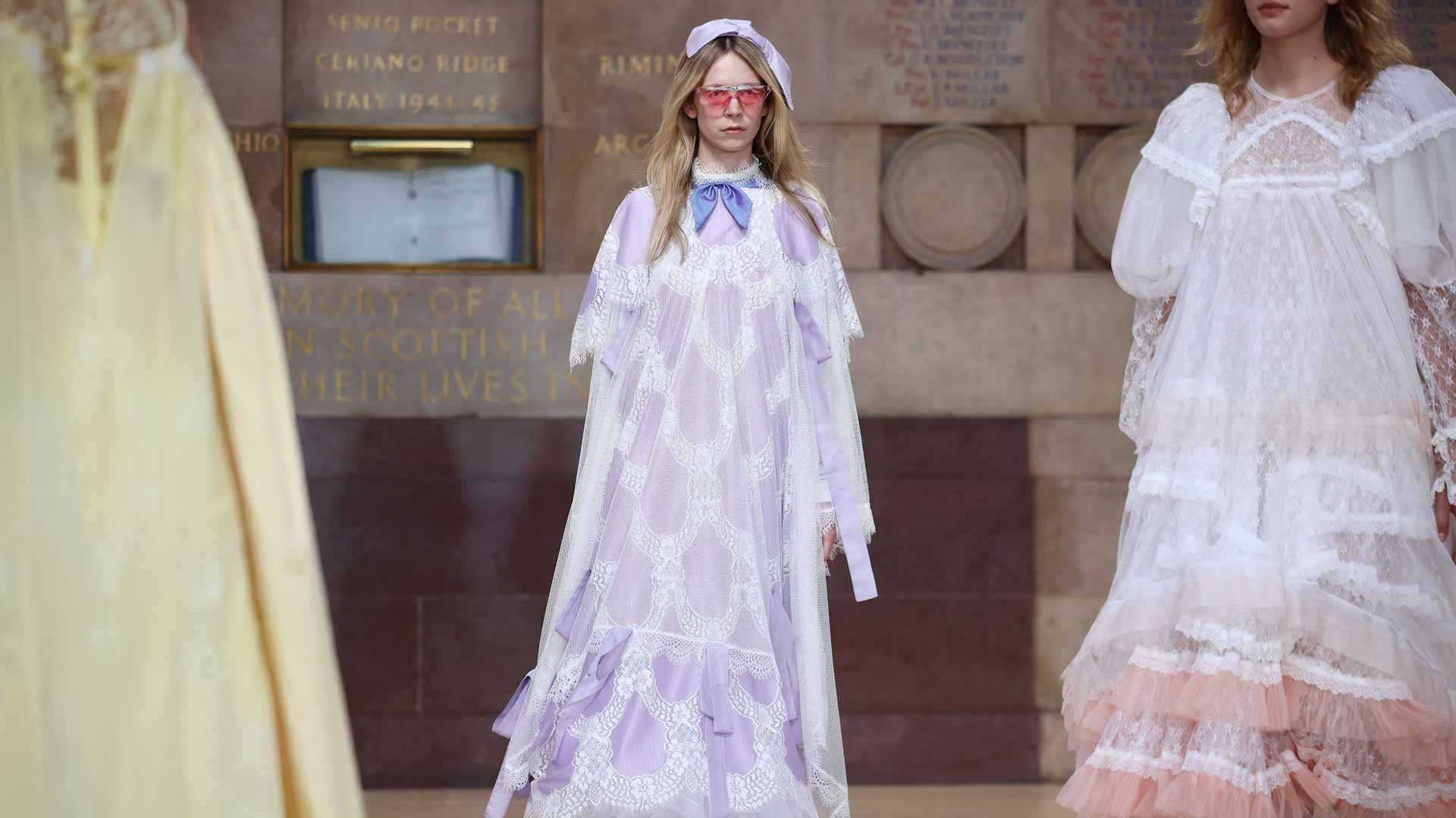 Image for the title: One minute silence for Queen at Bora Aksu catwalk show 