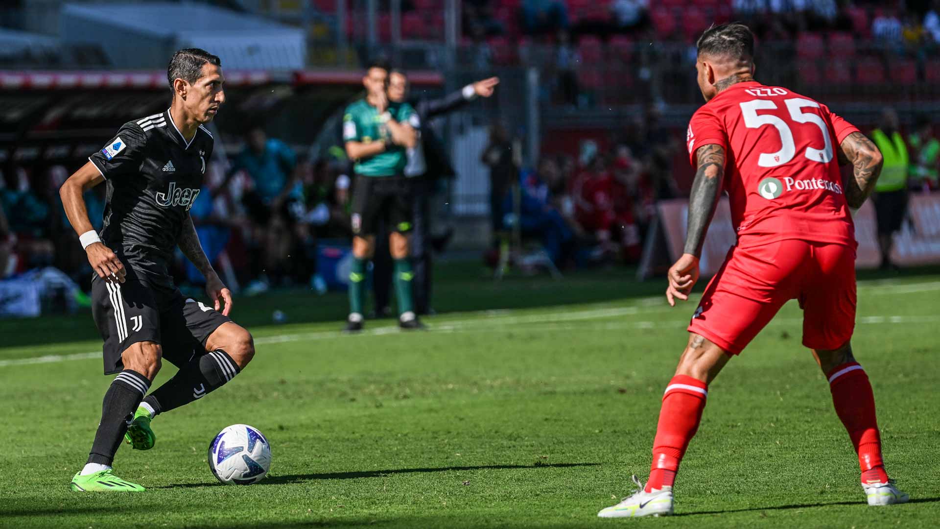 صورة بعنوان: يوفنتوس يسقط أمام مونزا في الدوري الإيطالي لكرة القدم 