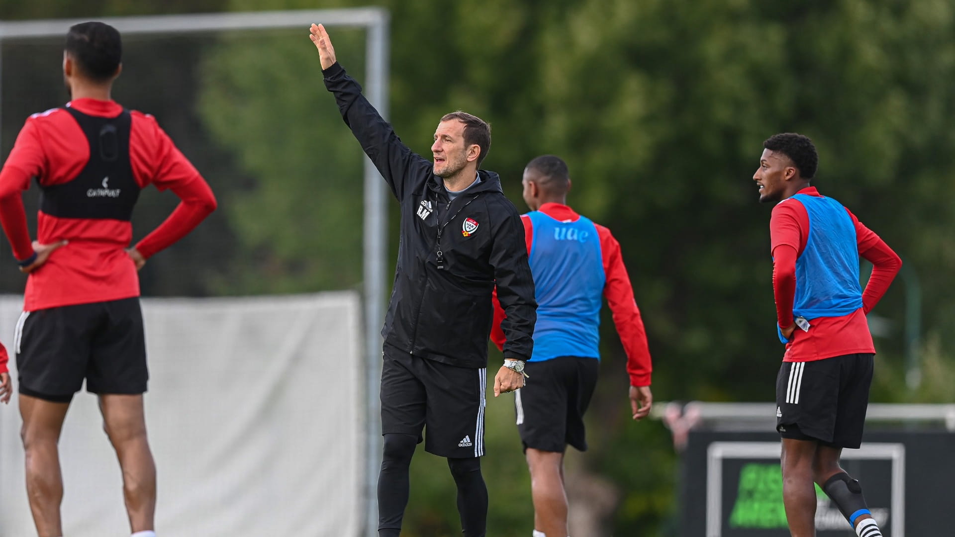 صورة بعنوان: أروابارينا يشيد بأداء لاعبي منتخب الإمارات الجدد مع فرقهم بالدوري 