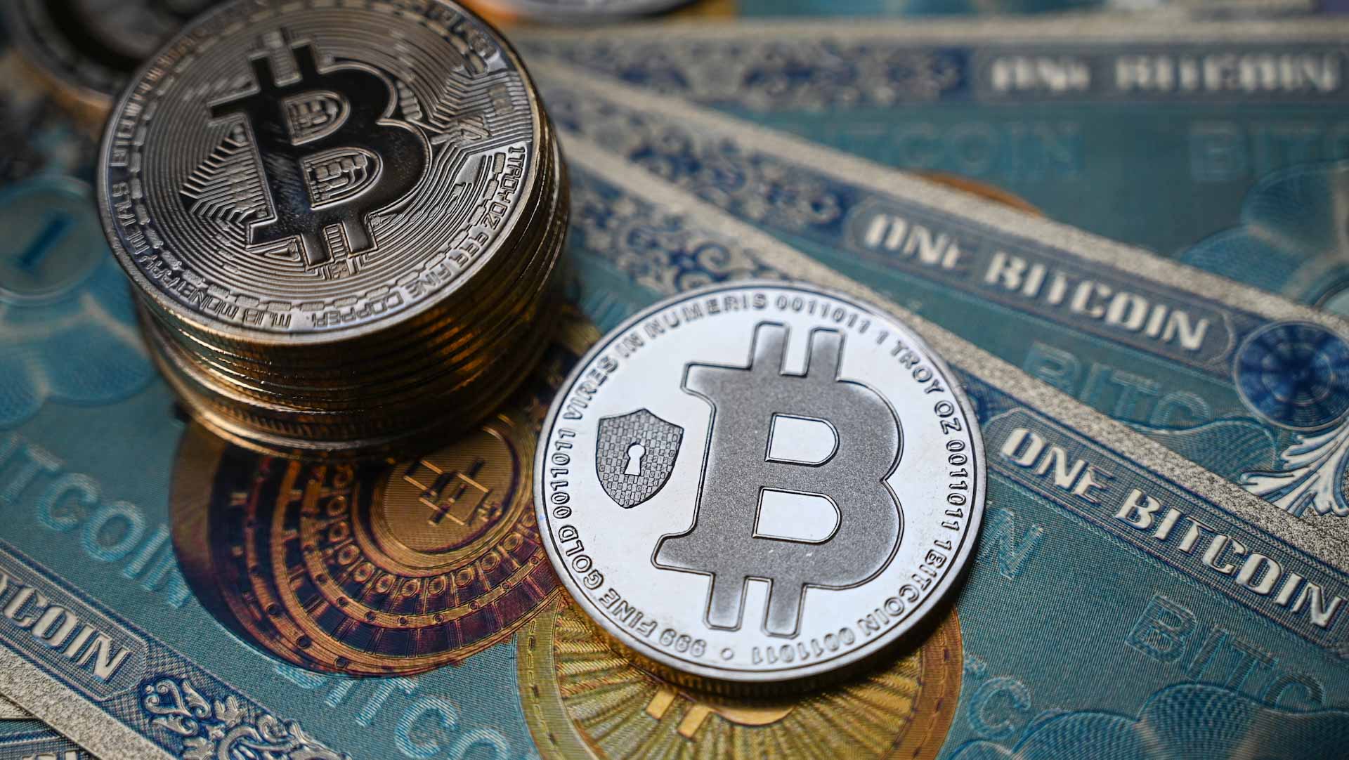 Image for the title: Bitcoin falls below $19,000 as cryptos creak under rate hike risk 