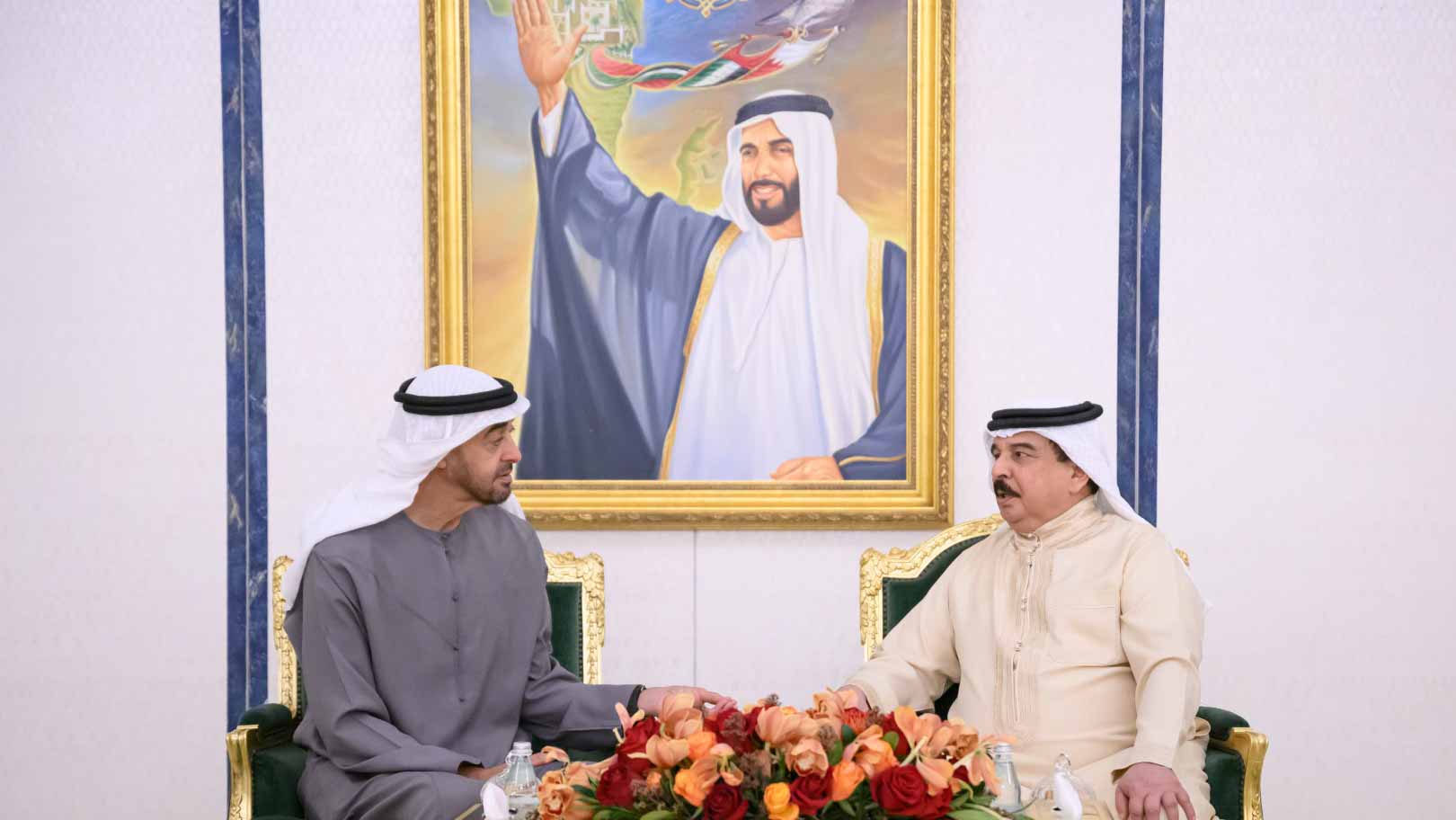 Image for the title: UAE President, King of Bahrain discuss bilateral ties 