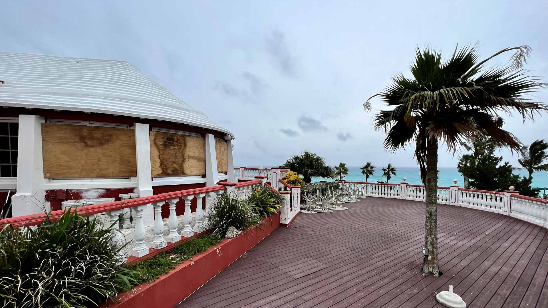 Image for the title: Hurricane Fiona hits Canada after brushing Bermuda 