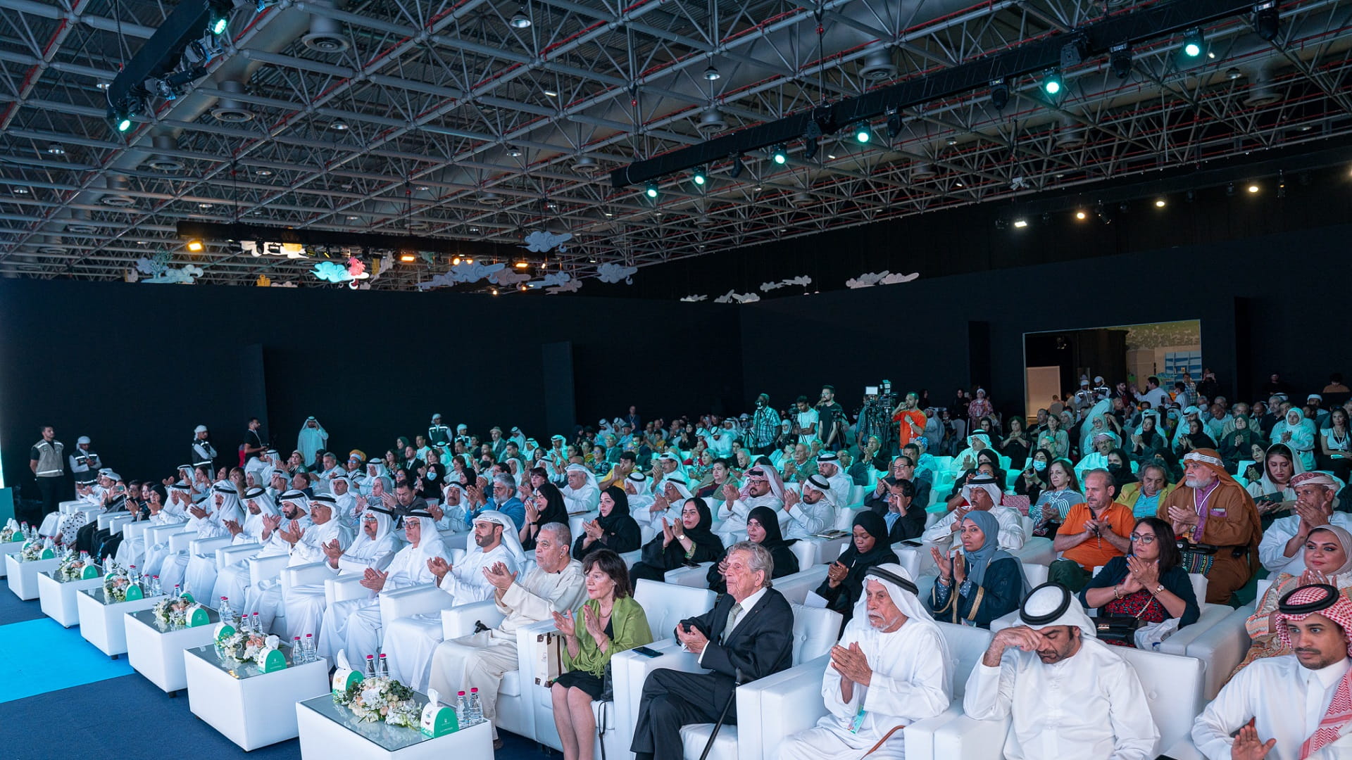 صورة بعنوان: الراوي يودع جمهوره بجلسات وورش وحكايات ونهمات بحرية شعبية 